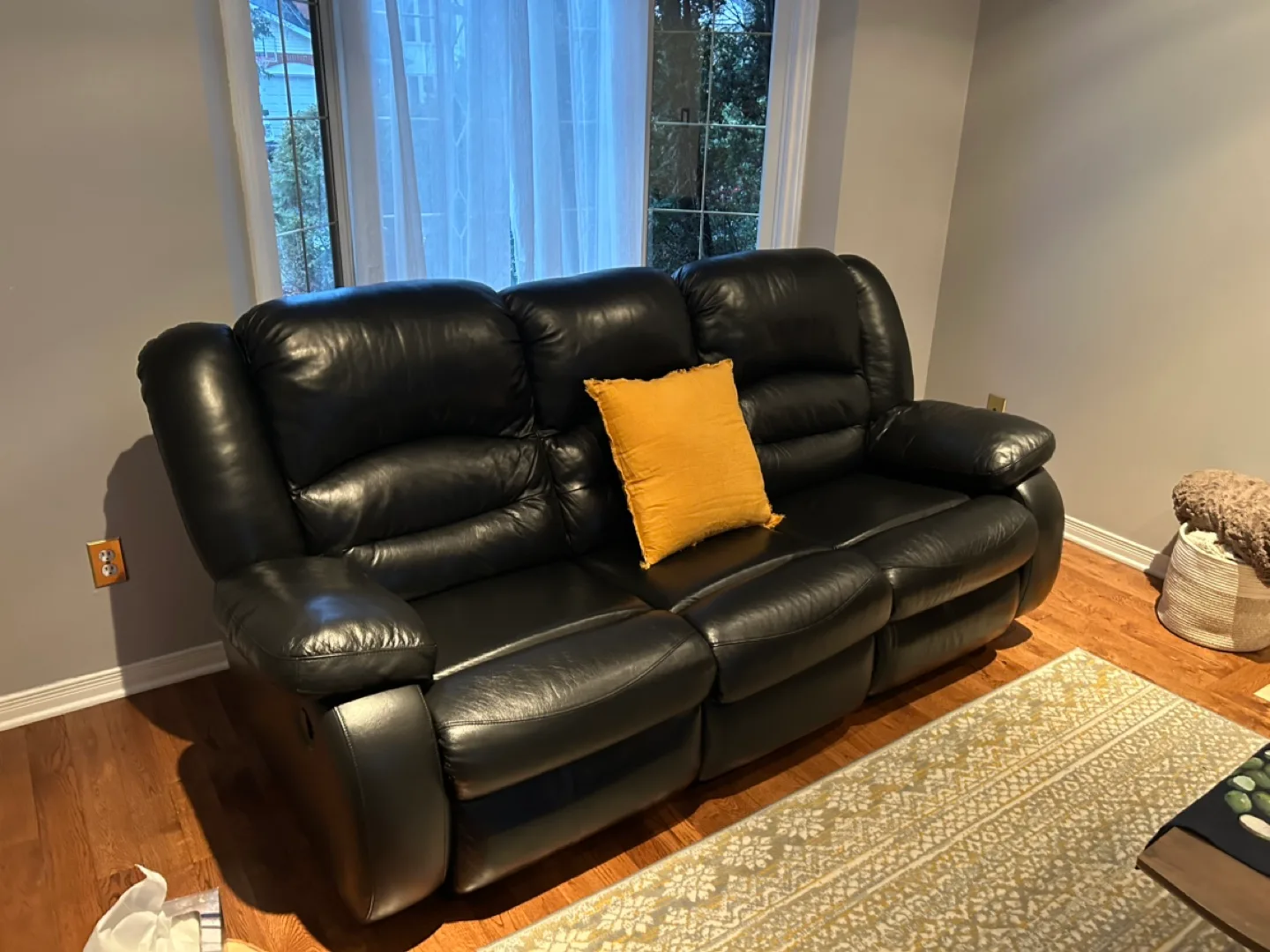 Black Genuine Leather Reclining Sofa image indicator(4)