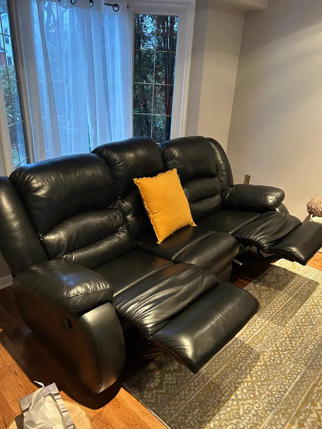 Black Genuine Leather Reclining Sofa image indicator(2)