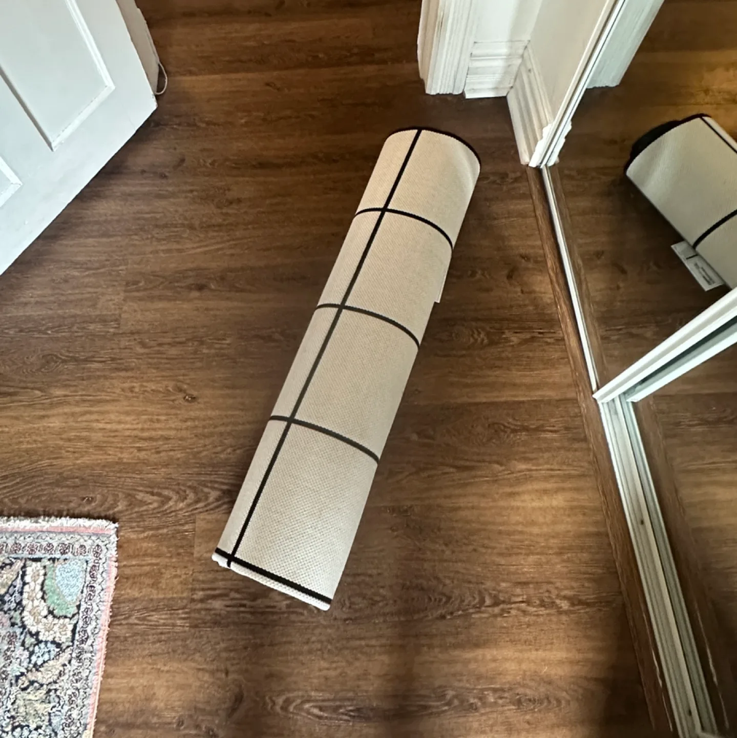 Black and White Grid Rug image indicator(3)