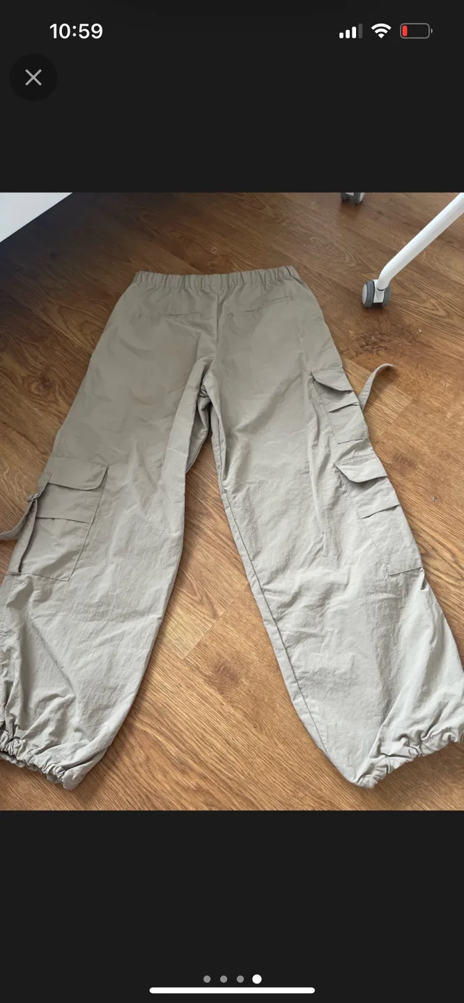 Forever 21 Cargo Pants image indicator(4)