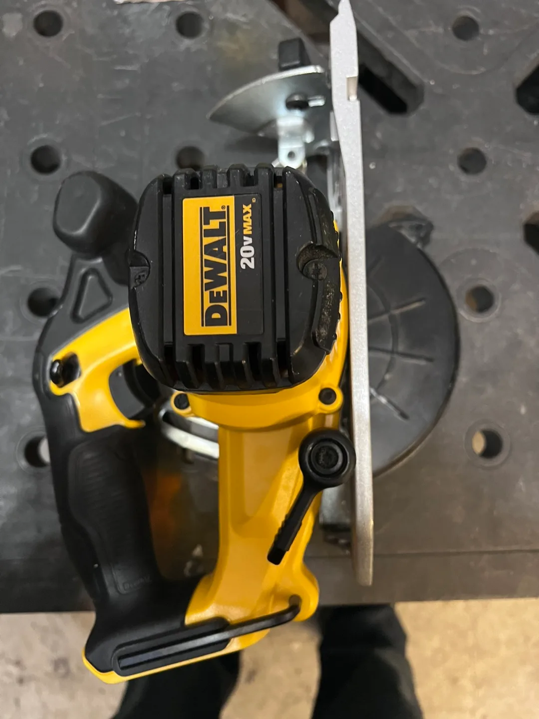 DeWalt DCS391 6 1/2 inch Cordless Circular Saw thumbnail