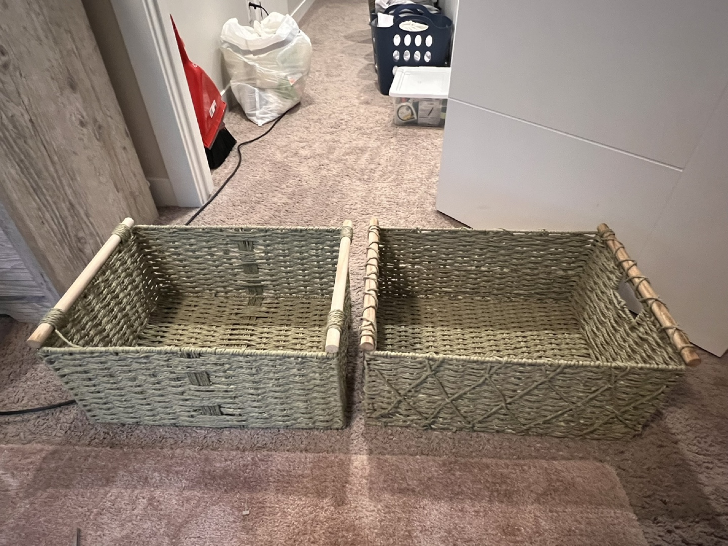 Set of 2 Wicker Baskets