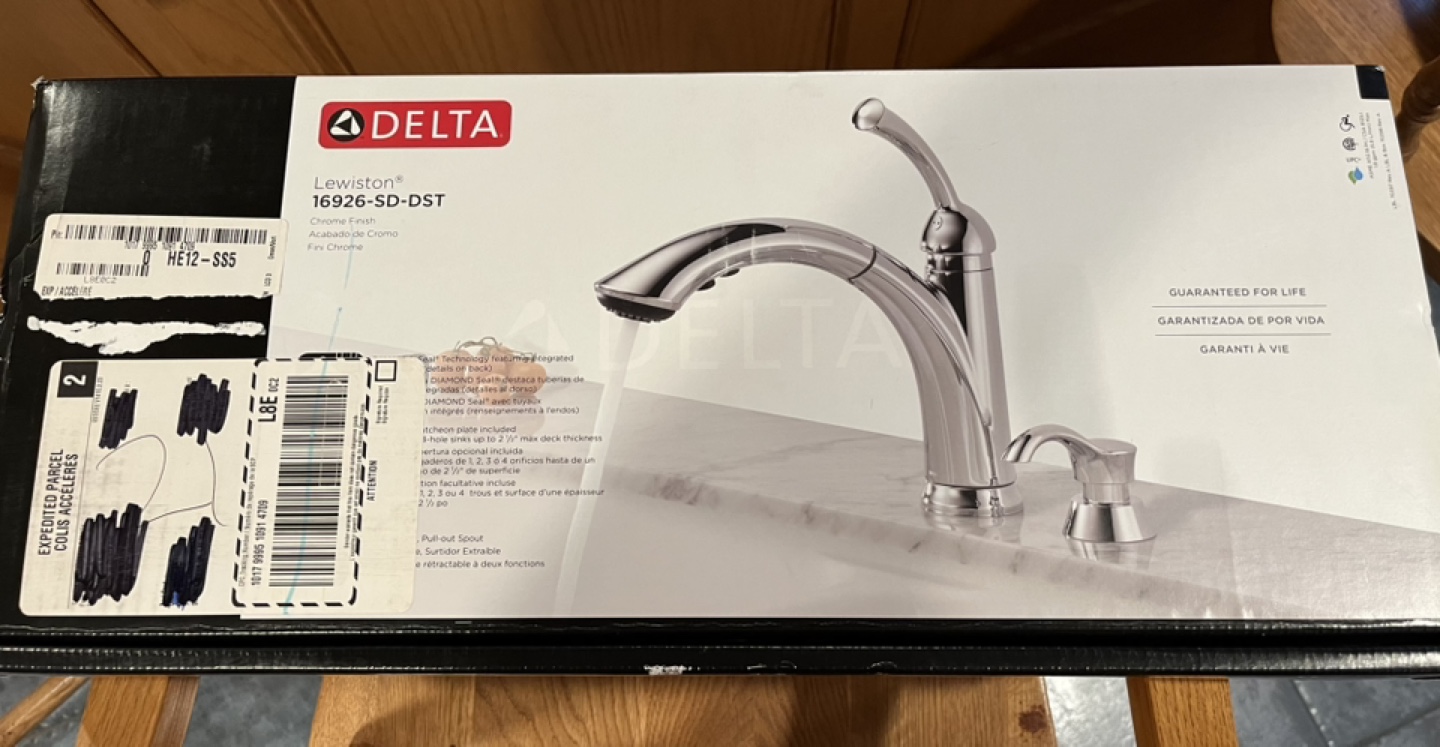 Delta Lewiston Single-Handle Pull-Down Kitchen Faucet - Chrome