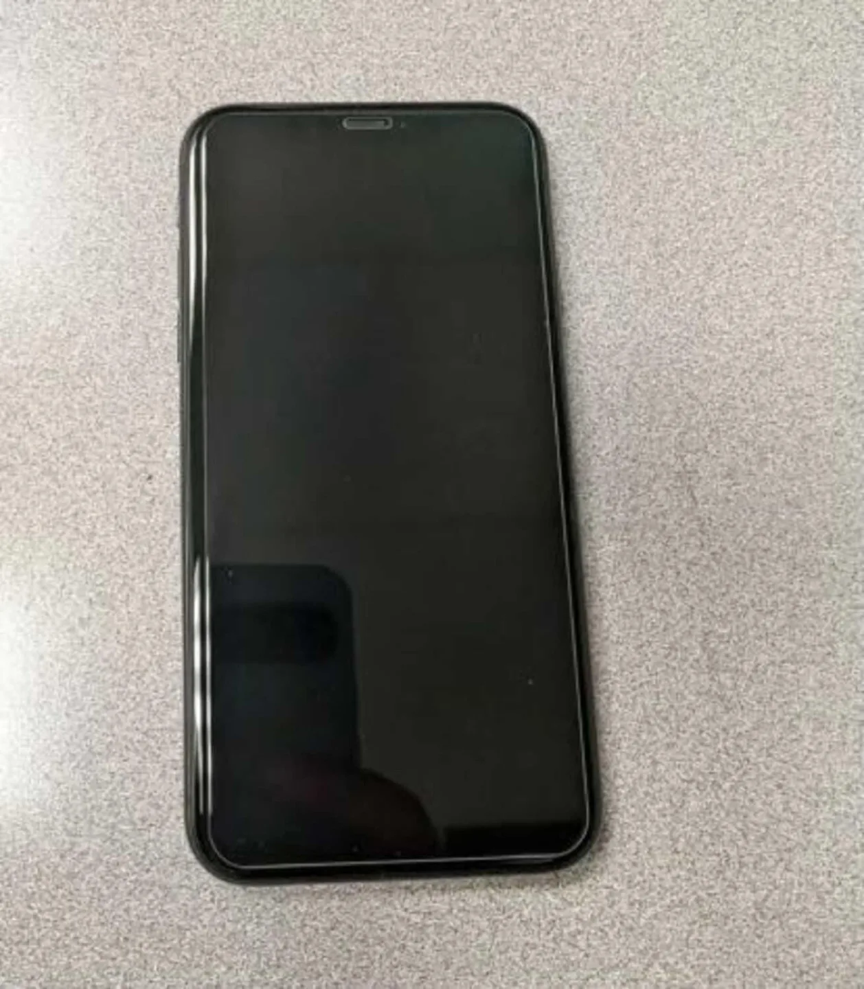 iPhone 11 128GB image indicator(3)