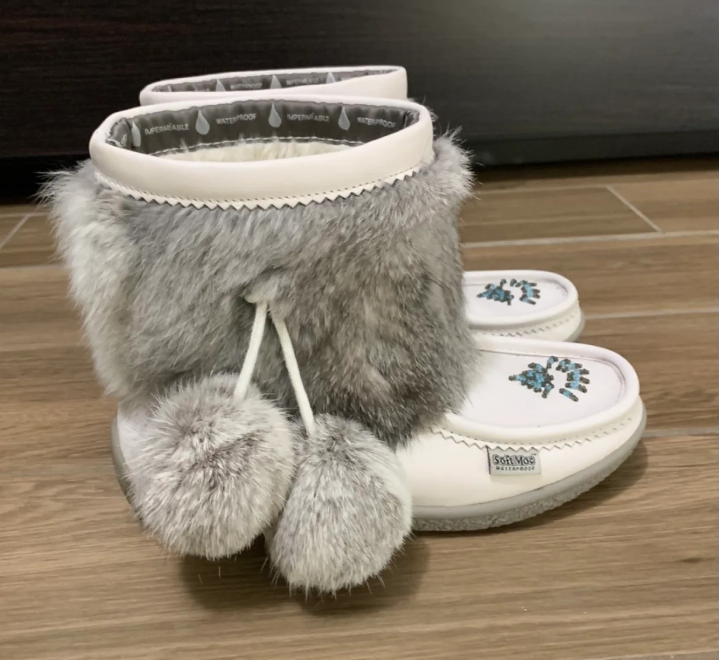 SoftMoc genuine leather with rabbit fur booties size 9 thumbnail