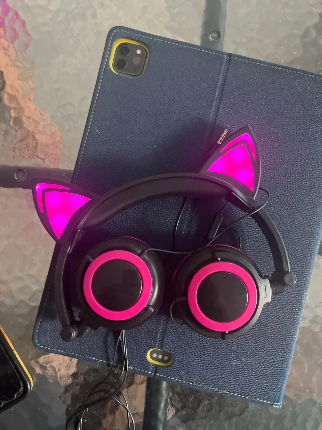 Cat Ear Headphones with LED Lights image indicator(2)