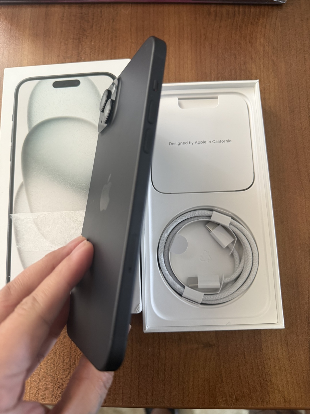 iPhone 15 Plus - photo 4