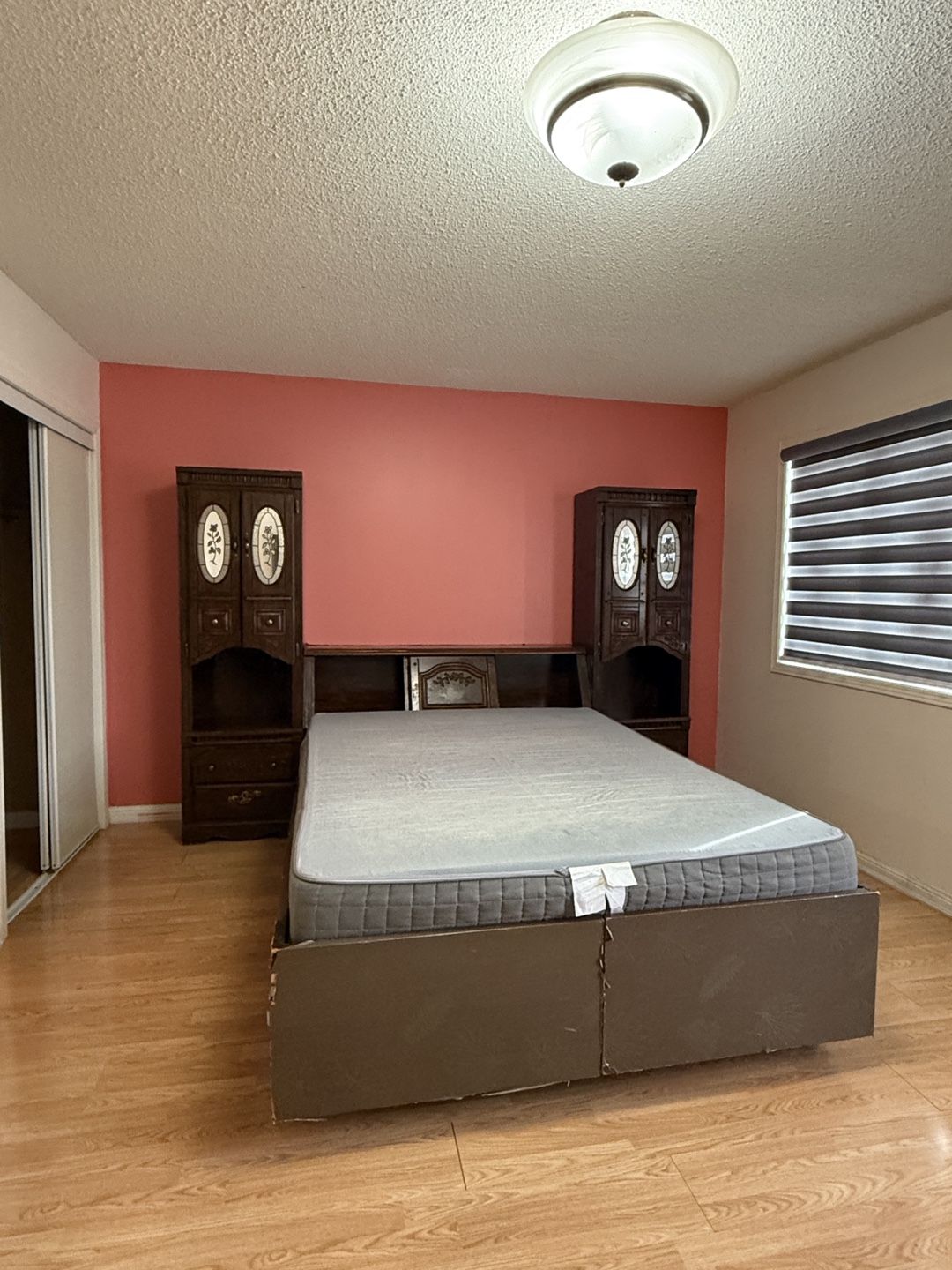 Queen Size Bed Frame with Headboard - photo 2