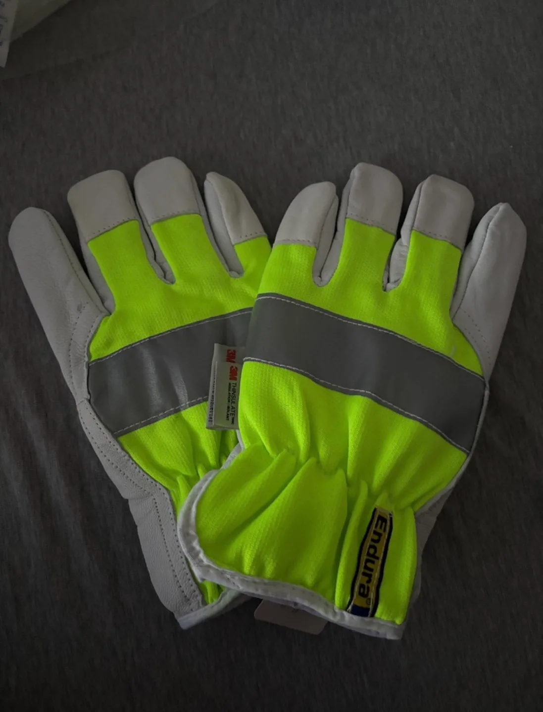 Thinsulate Endura Reflective Gloves (Size large) image indicator(2)