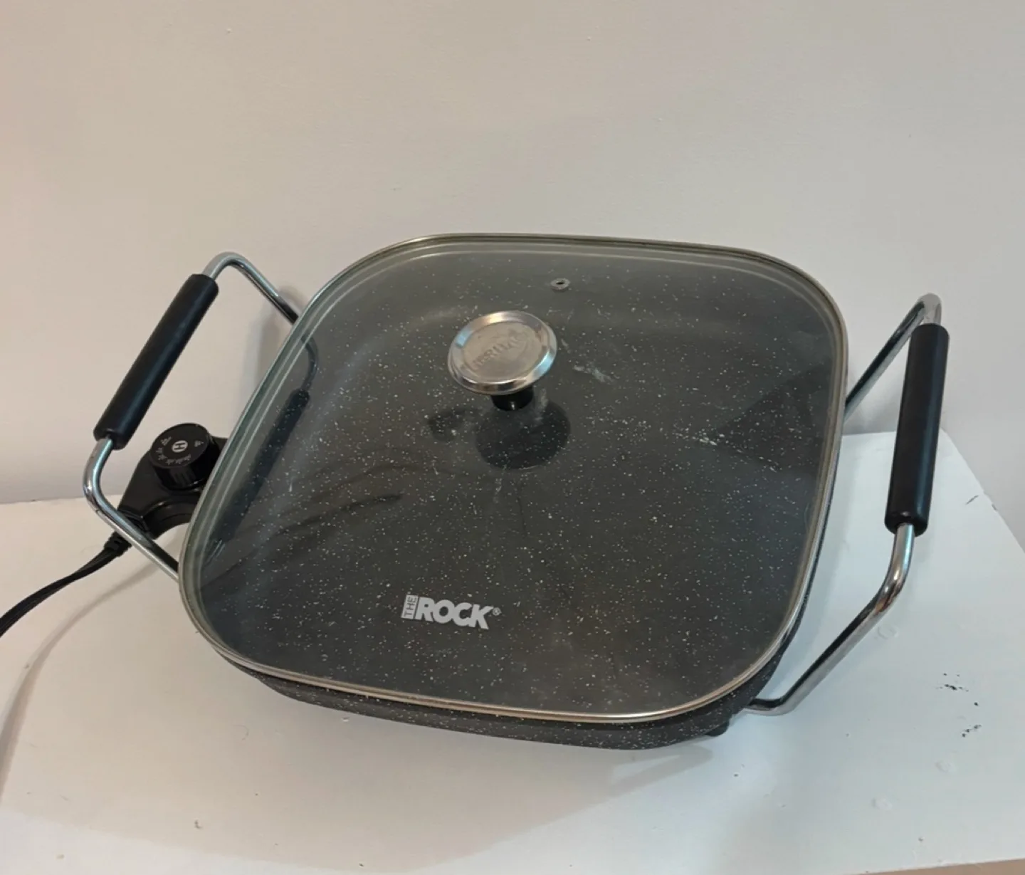 Electric Skillet with Lid