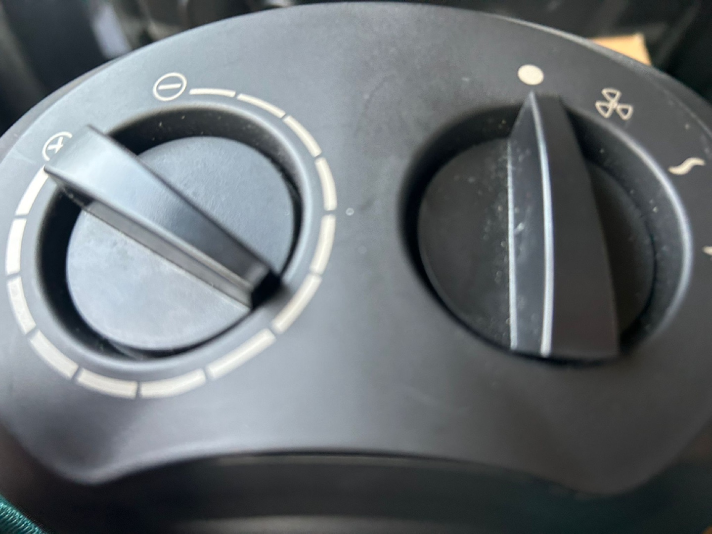 AmazonBasics Electric Heater - photo 2