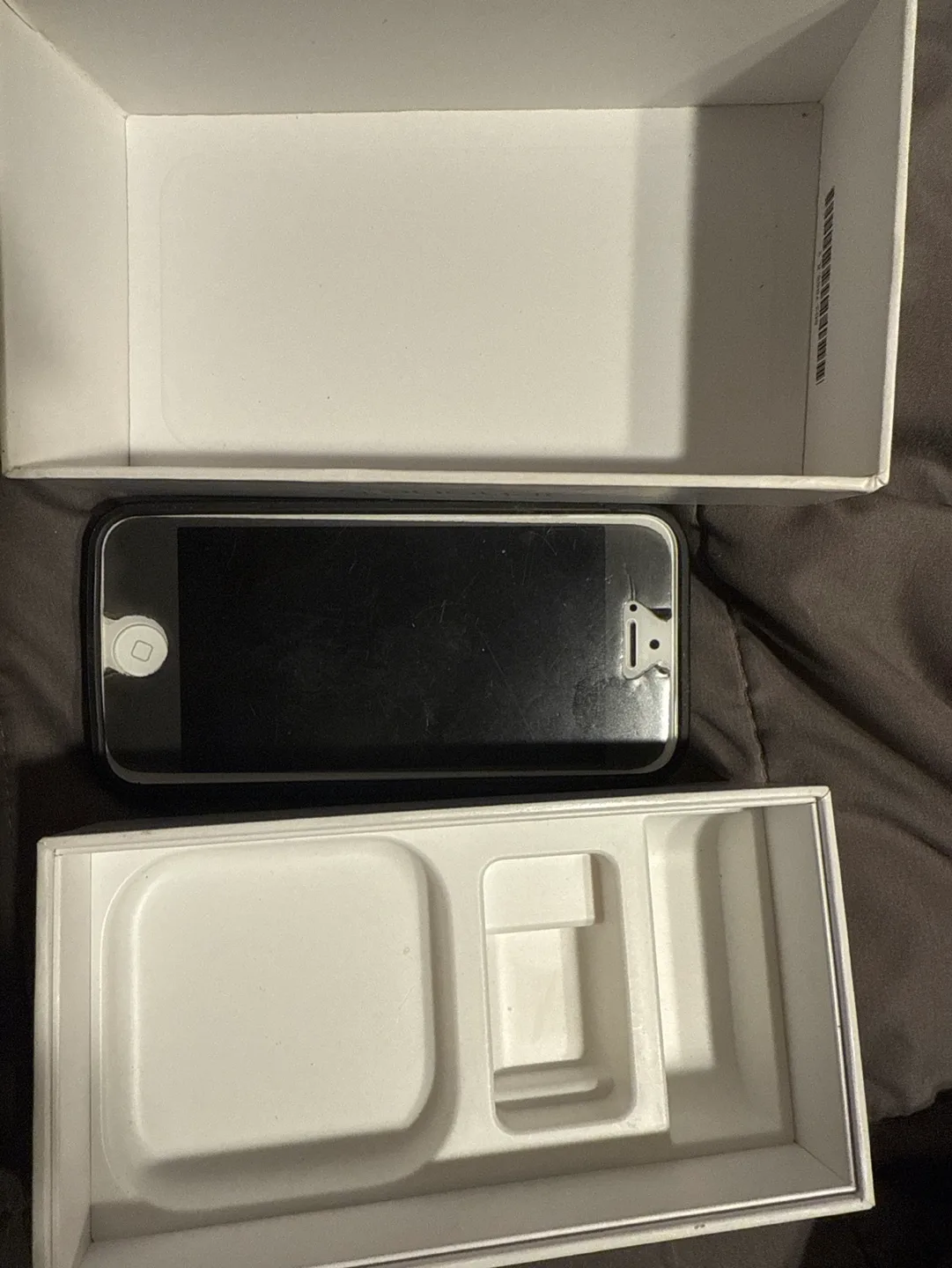 iPhone 5 with Coach Case 🧡 image indicator(4)