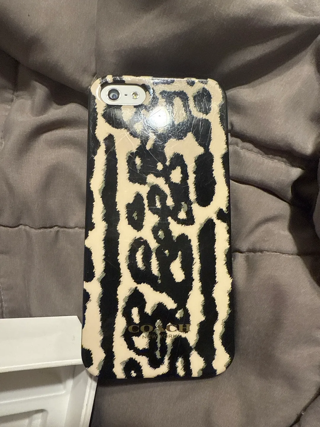 iPhone 5 with Coach Case 🧡 image indicator(2)