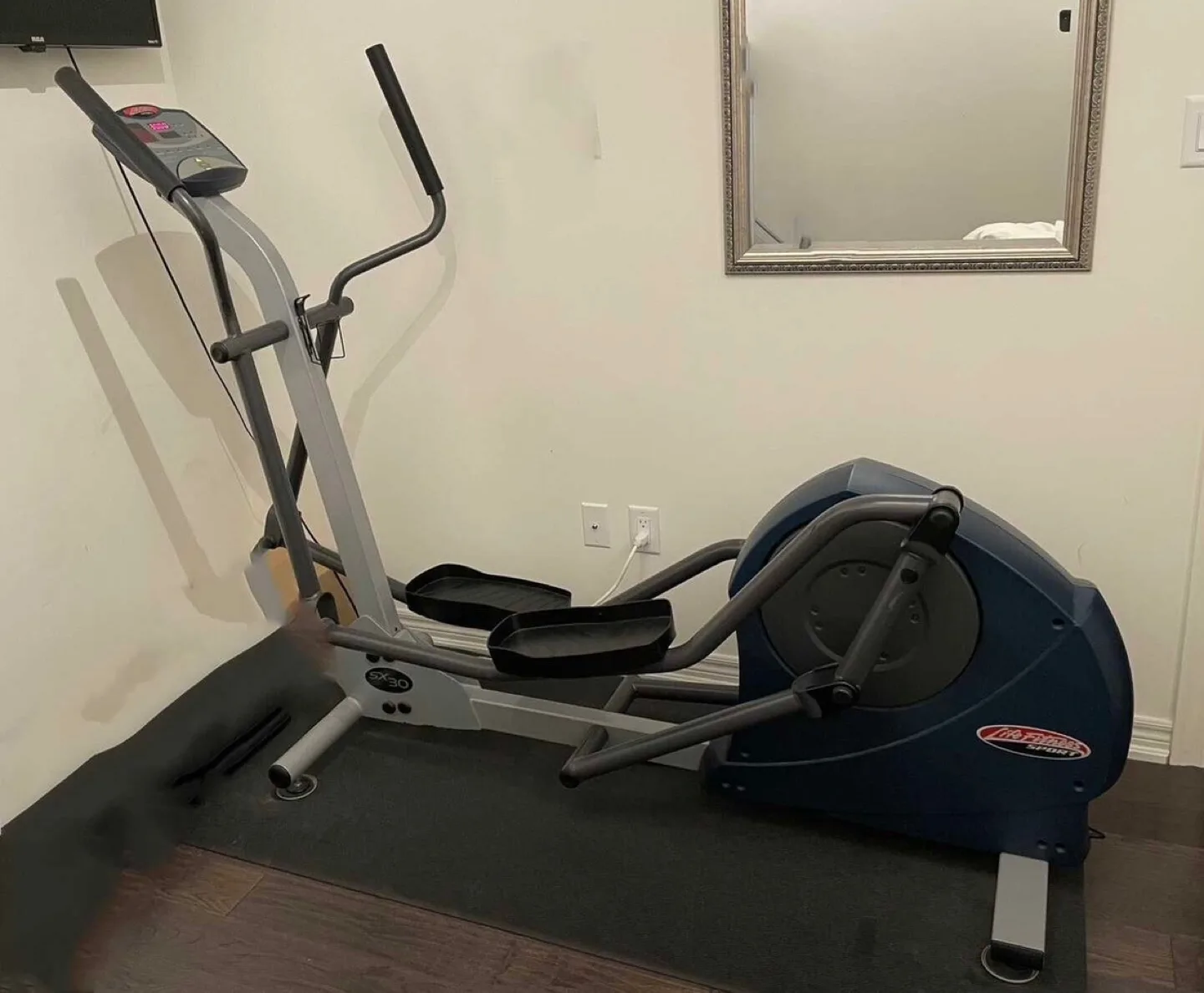GYM GRADE Elliptical Trainer By Life Fitness Sport image indicator(4)