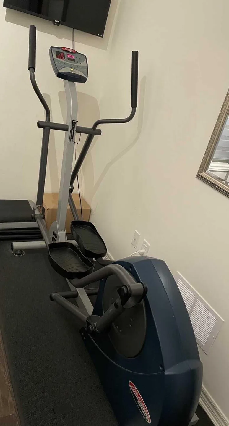 GYM GRADE Elliptical Trainer By Life Fitness Sport image indicator(6)