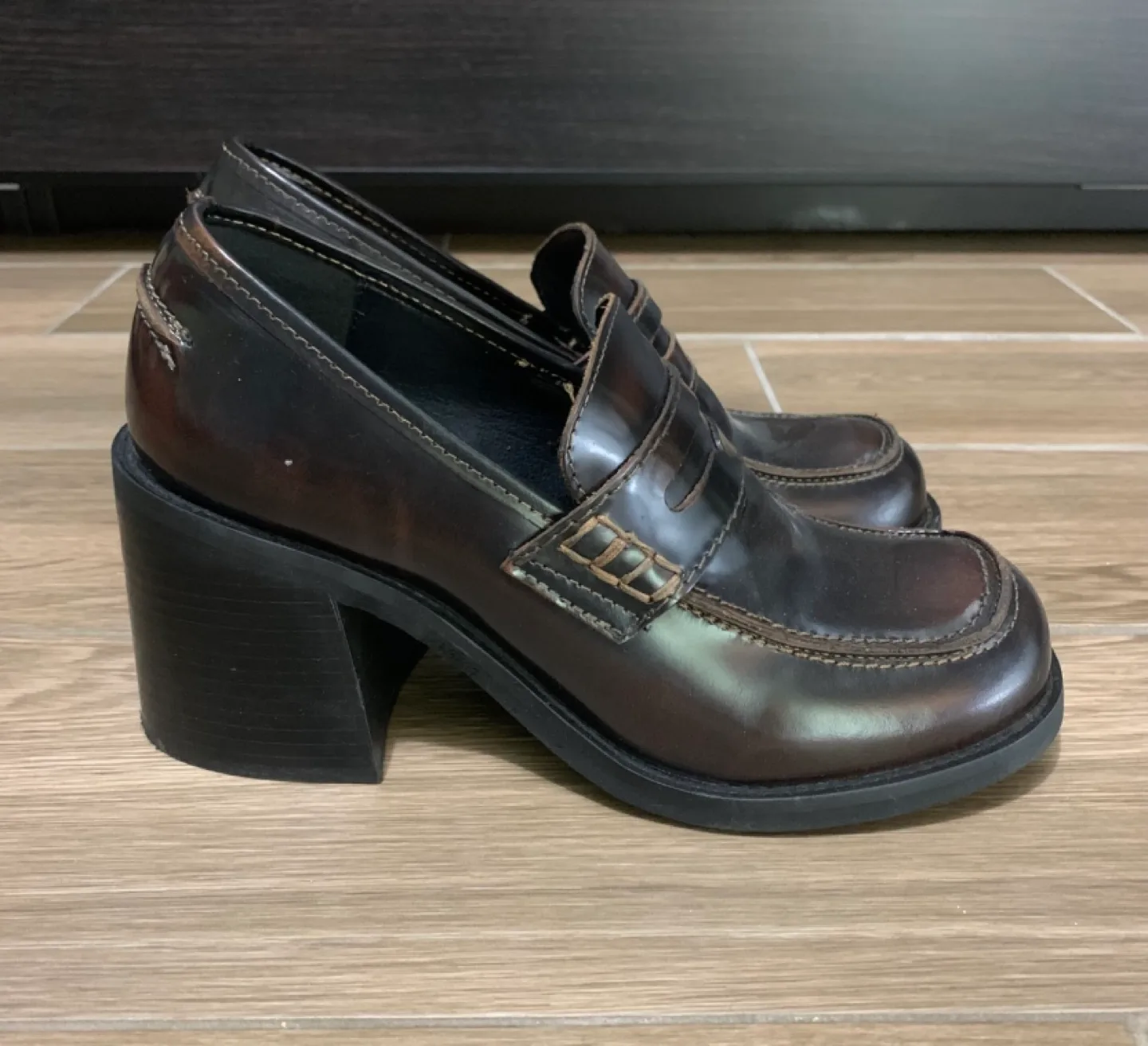 Steve Madden Brown Leather Loafers size 9 thumbnail