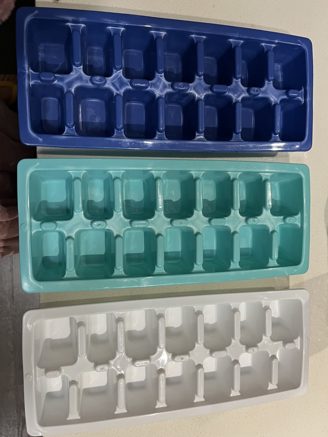 Pyrex & Other Storage Containers and Ice Cube Trays - photo 5