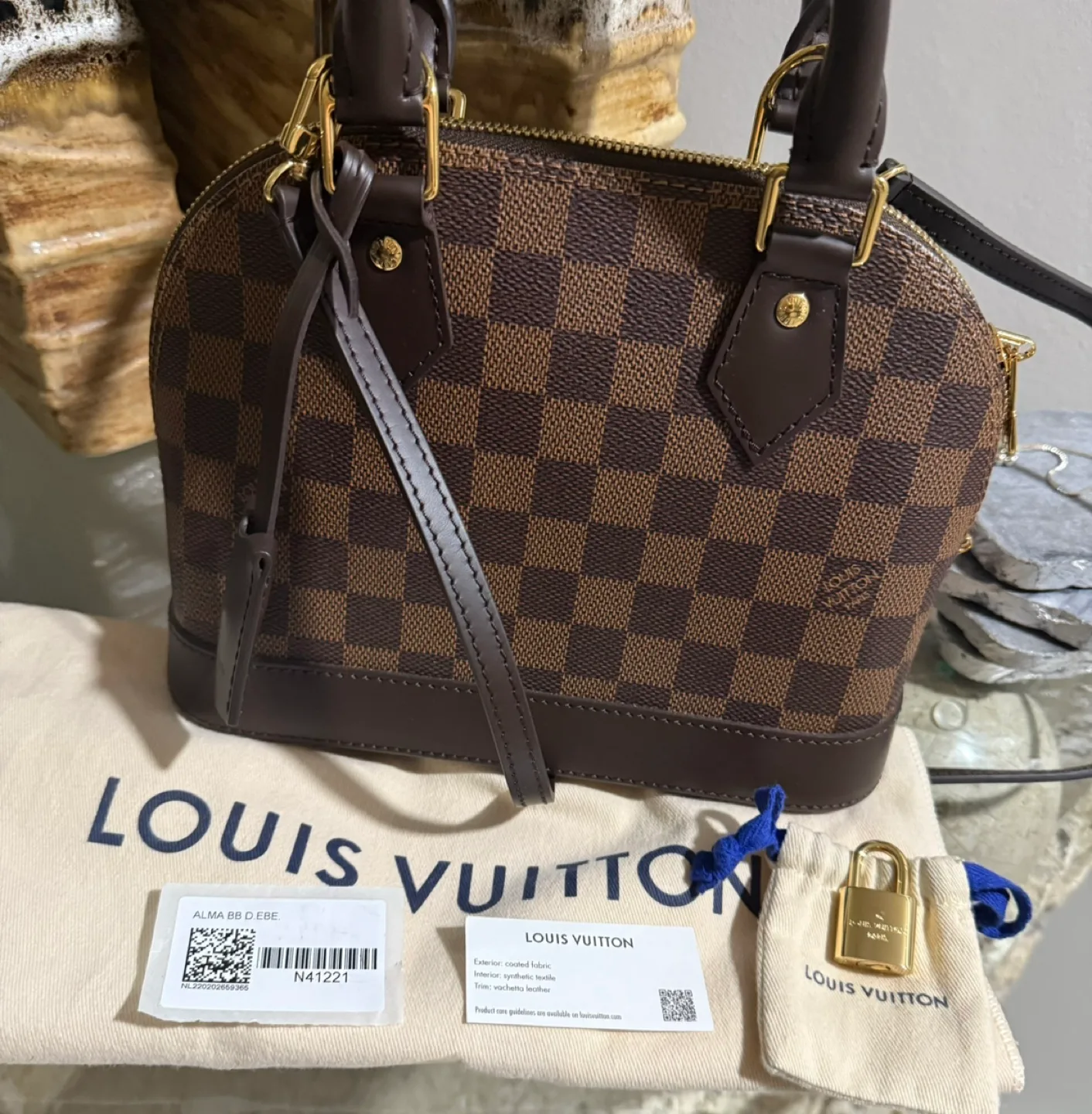 Louis Vuitton Alma BB Damier Ebene - Authentic image indicator(4)