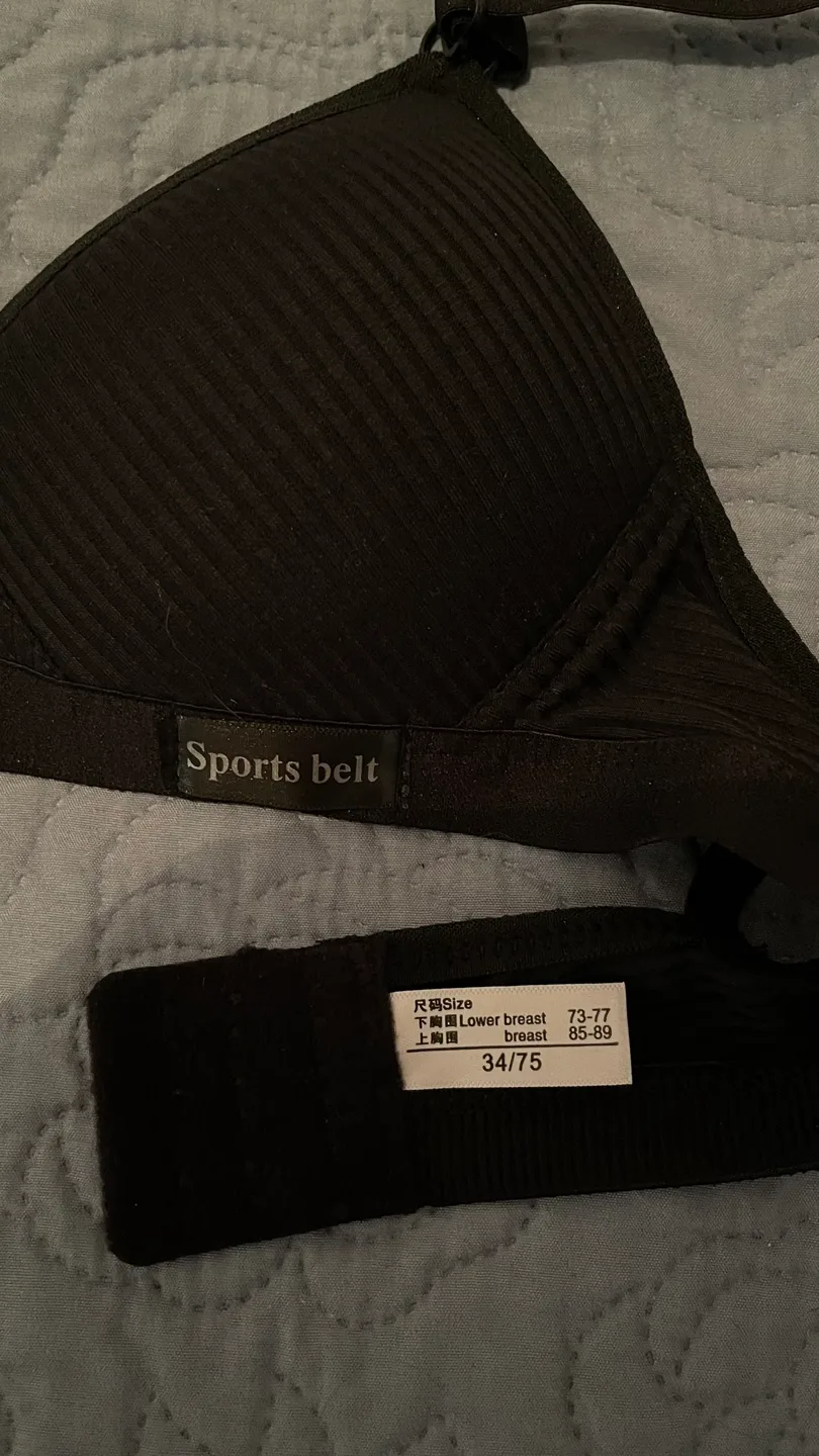 Black Sports Bra Size 34/75 - BRAND NEW image indicator(3)