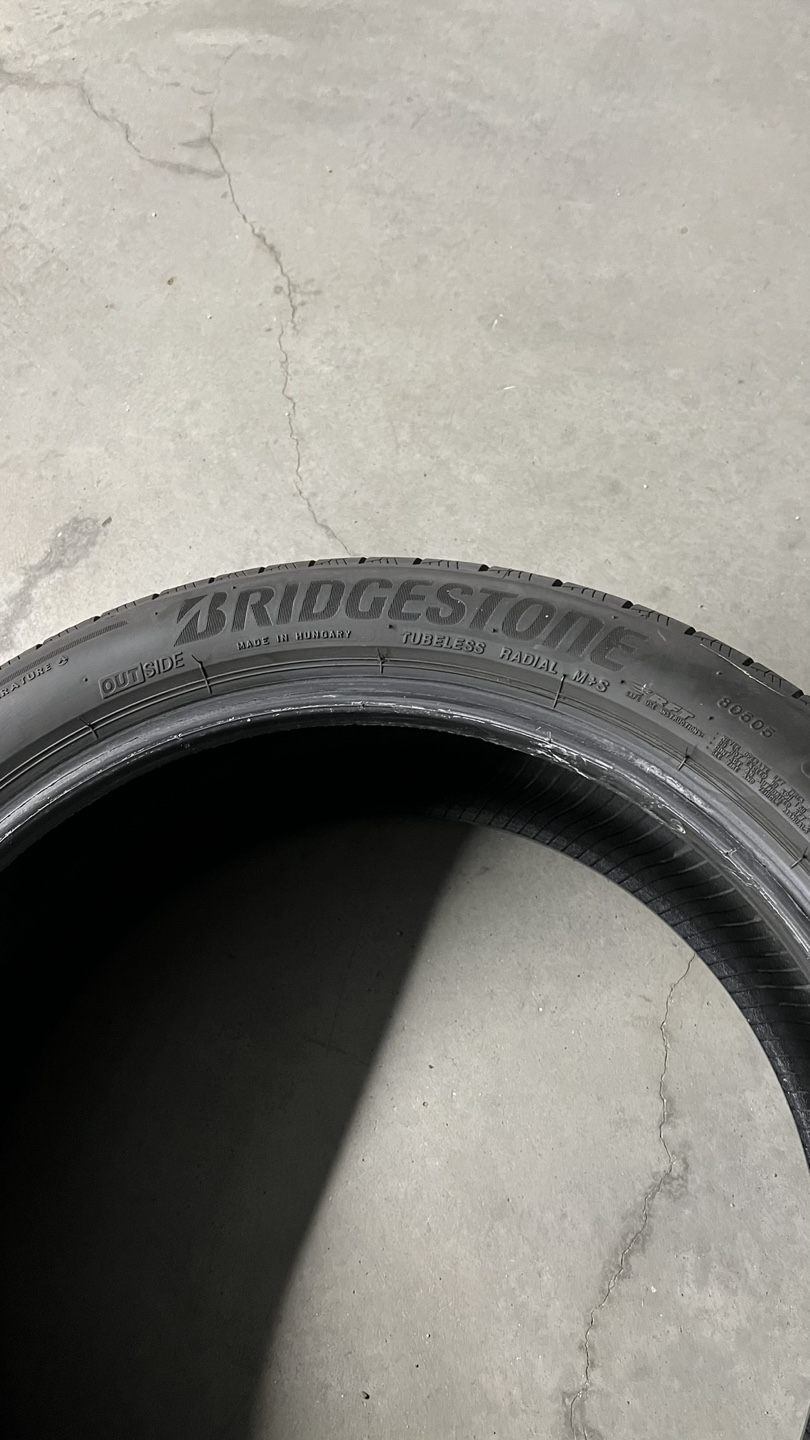Two Stock Bridgestone Turanza  225/45R18 91H All Season Tire - photo 2