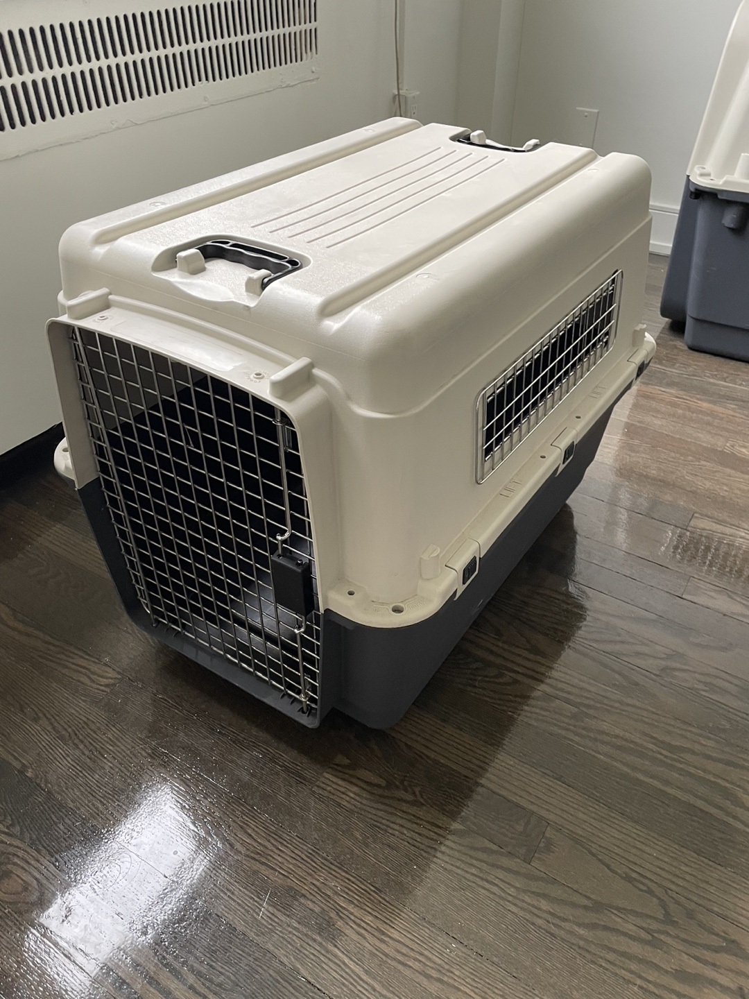 Dog crate (medium)