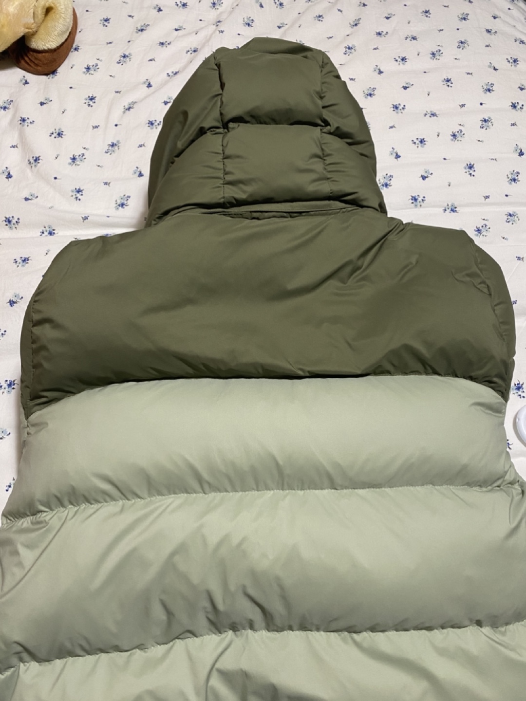 The Super Puff Jacket in green. - photo 3