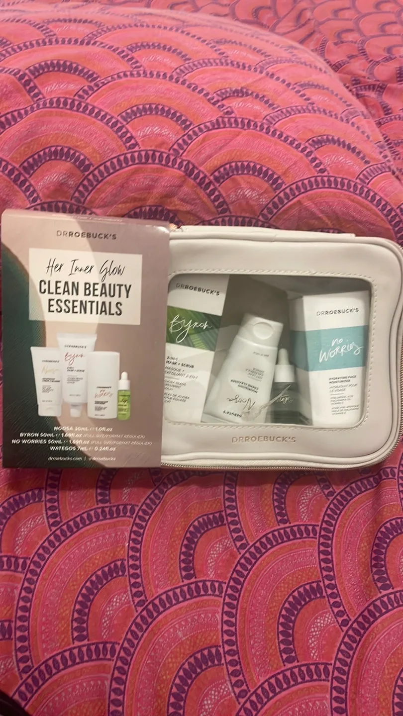 Dr Roebuck's Her Inner Glow Clean Beauty Essentials image indicator(2)