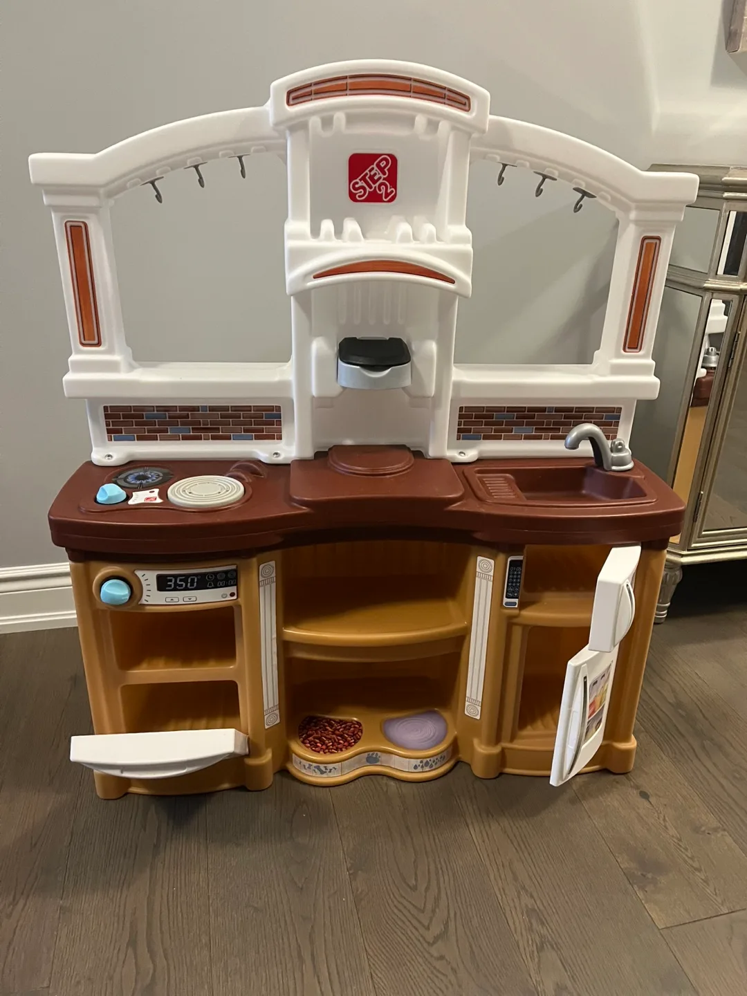 Step 2 kids play kitchen retail $289 plus tax image indicator(5)