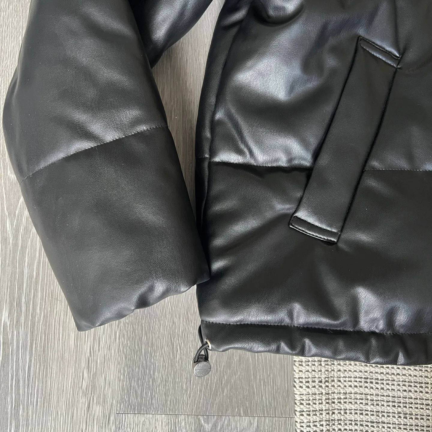 Black Puffer Jacket image indicator(3)