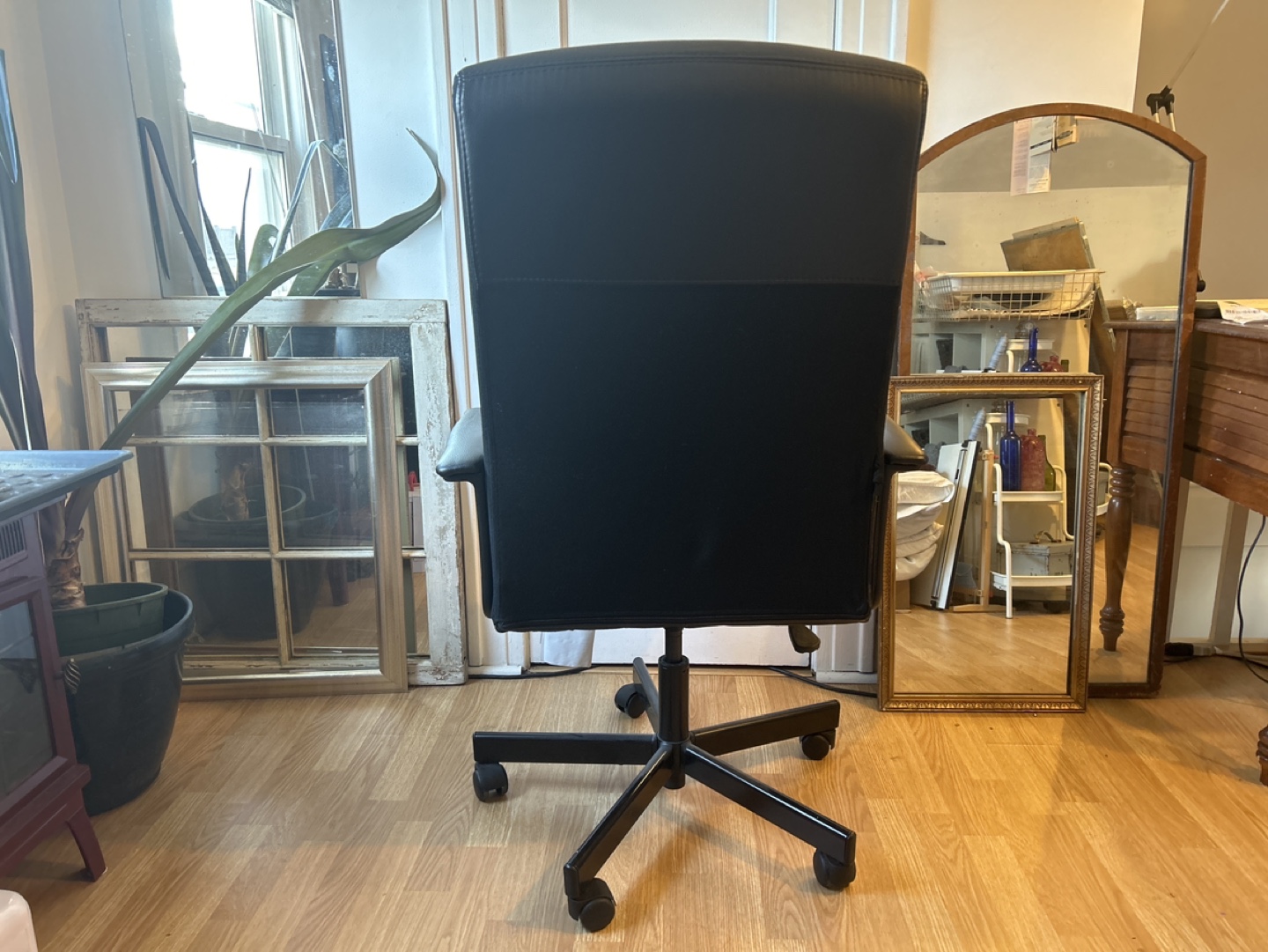 IKEA Millberget Black Office Chair with Wheels - photo 2