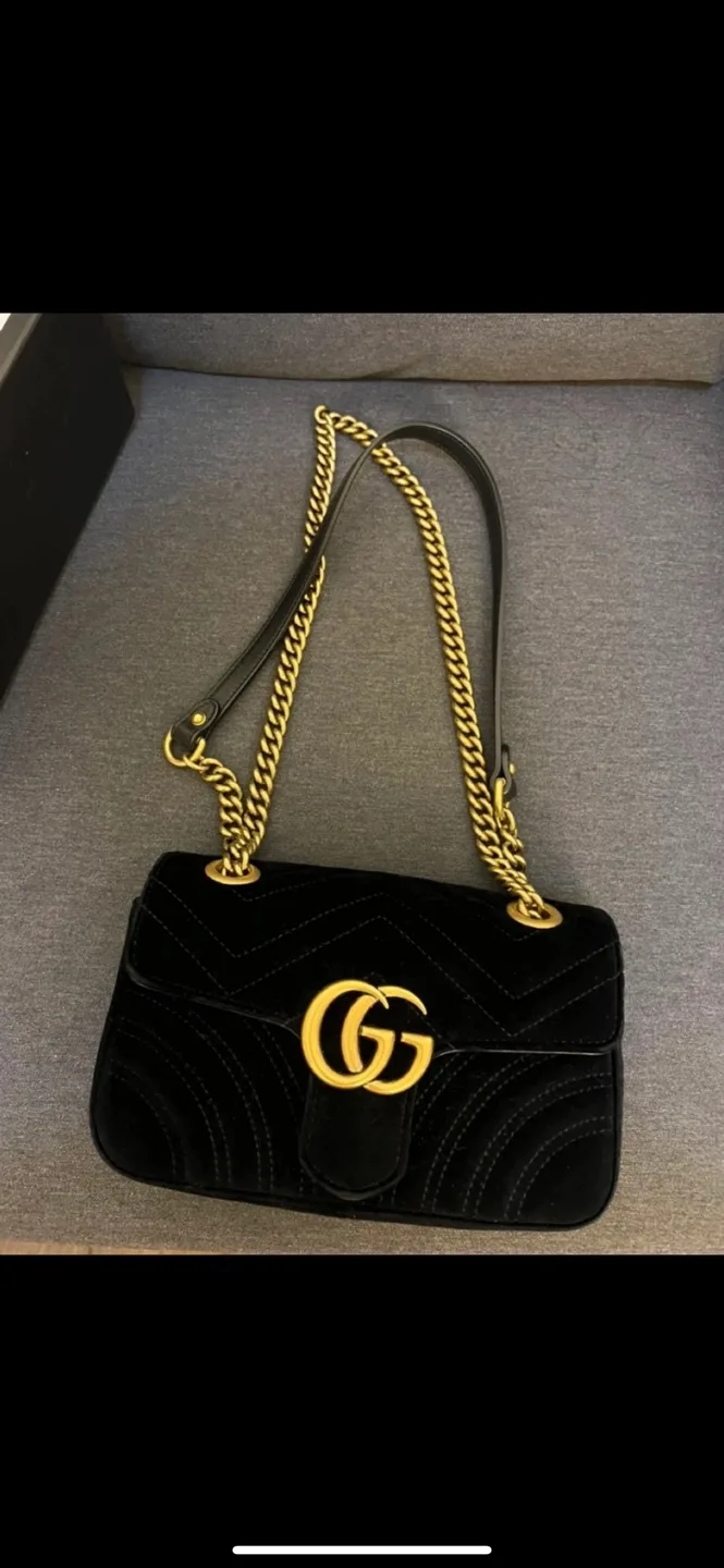 Gucci GG Marmont Velvet Shoulder Bag image indicator(2)