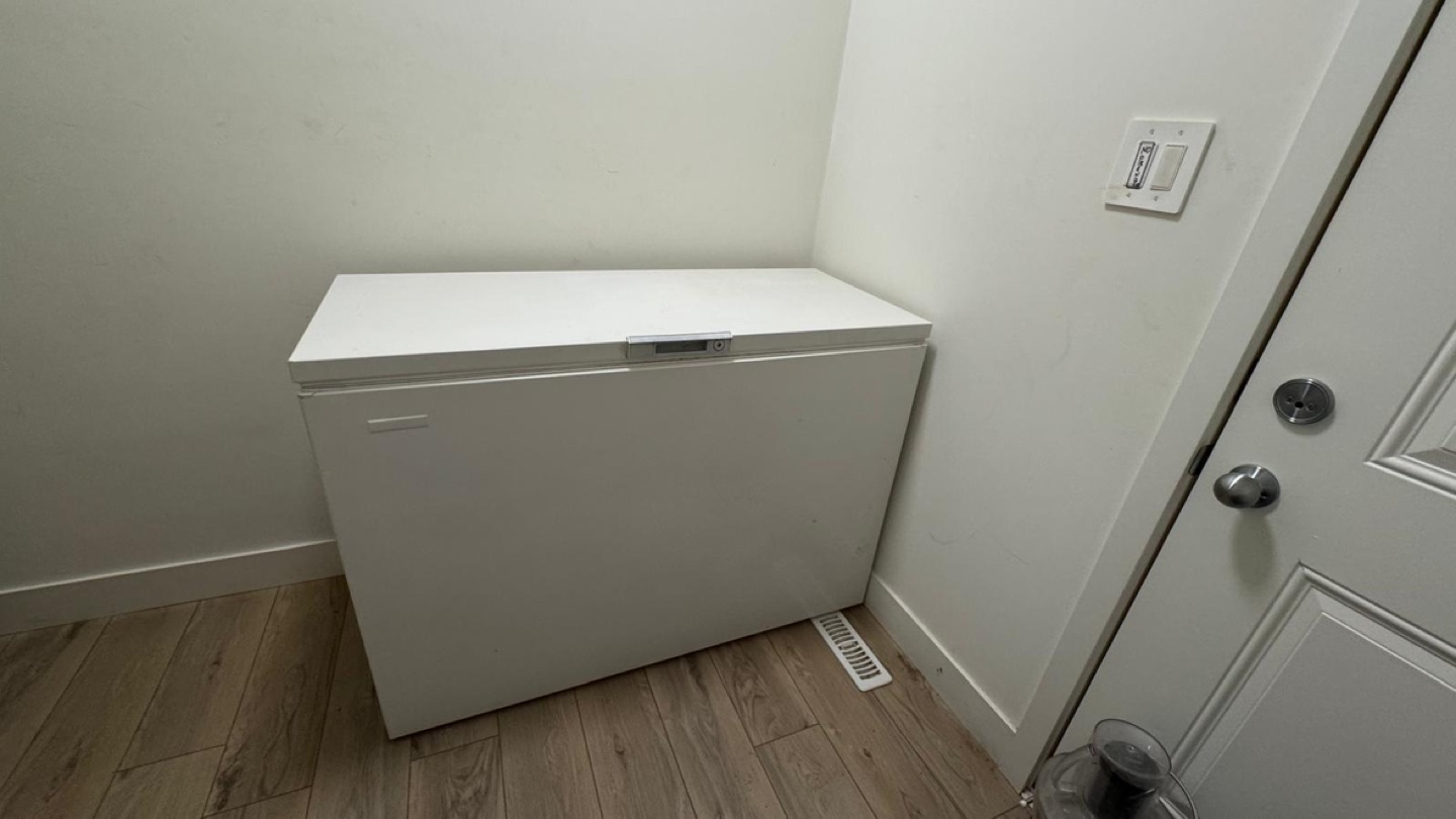 Chest Freezer - photo 2