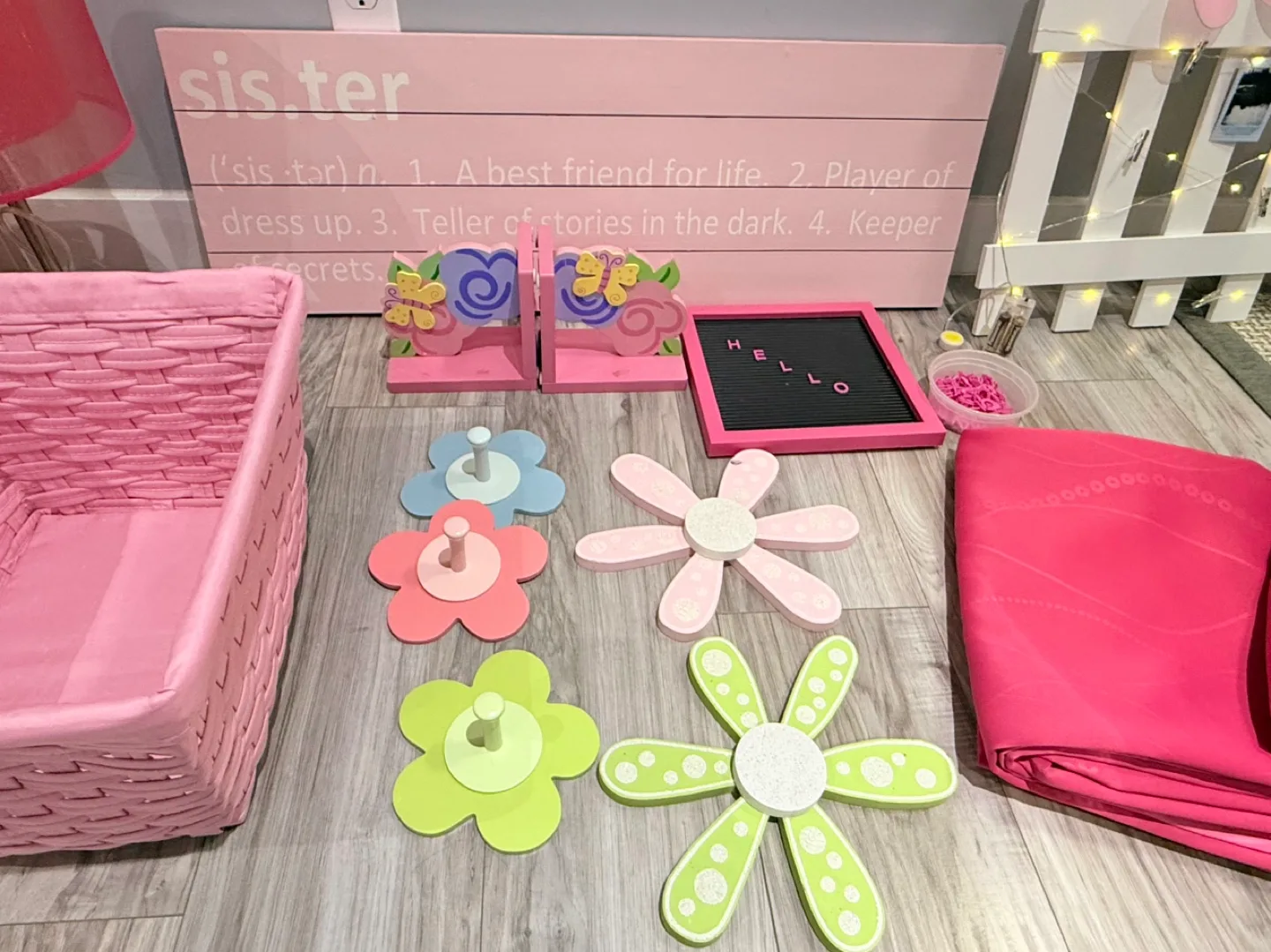 Pink Girl's Room Decor Set image indicator(3)
