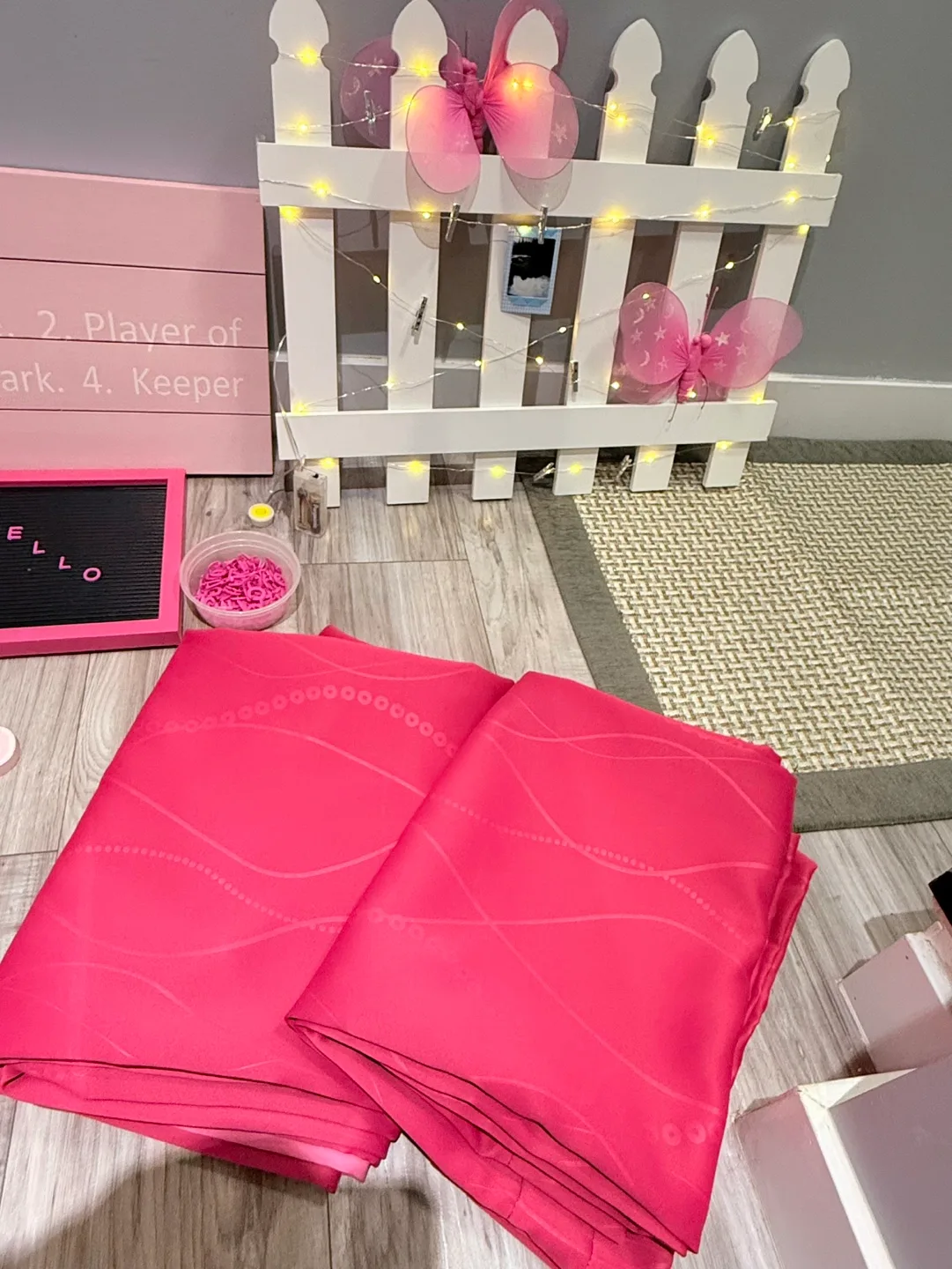 Pink Girl's Room Decor Set image indicator(4)