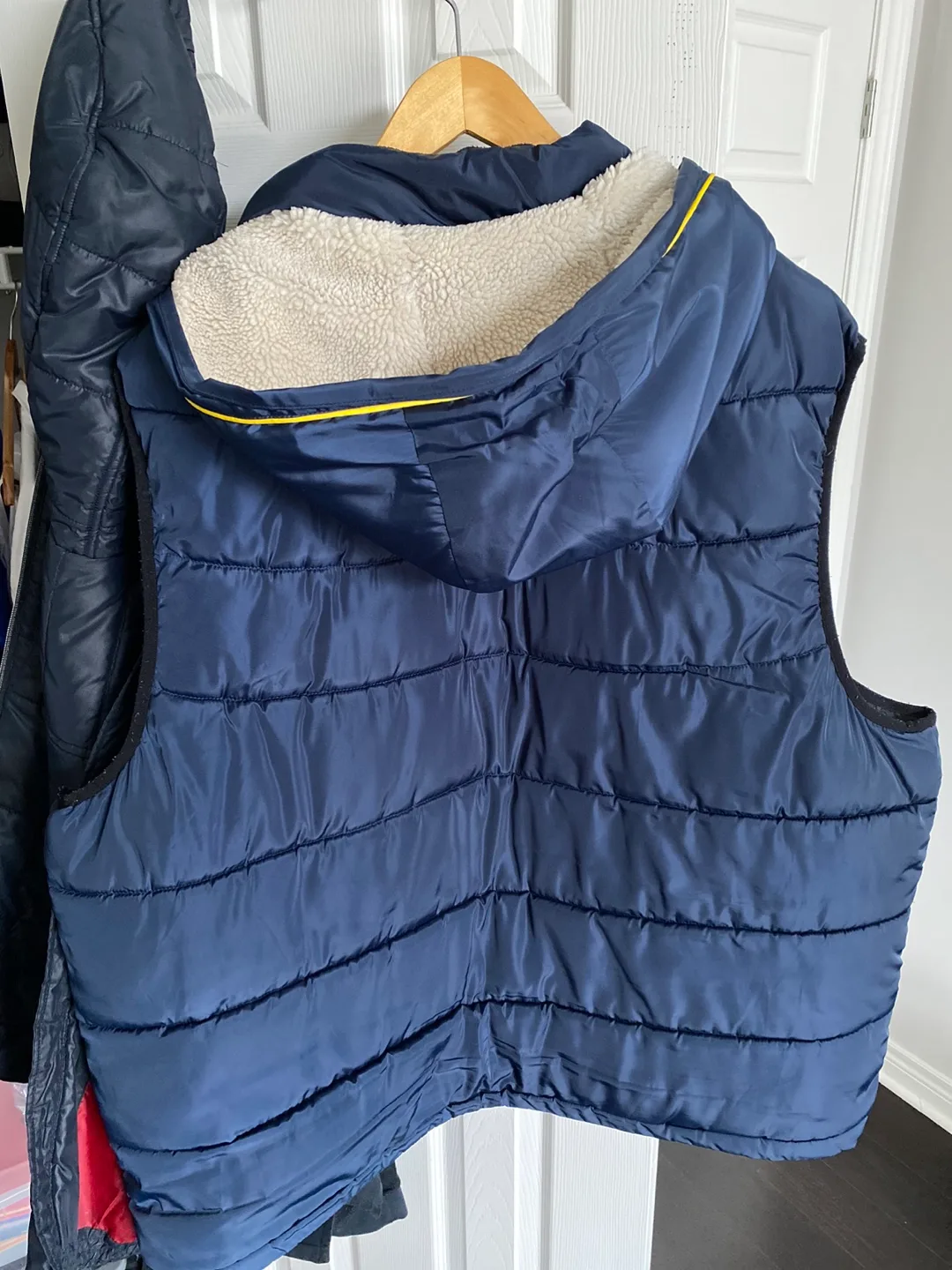Blue Puffer Vest with Sherpa Lining image indicator(5)