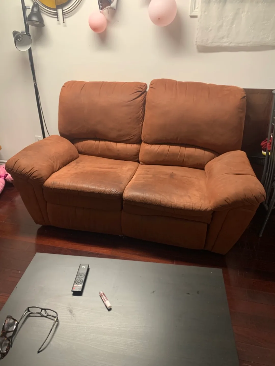 Love Seat Sofa (Please Read) image indicator(3)