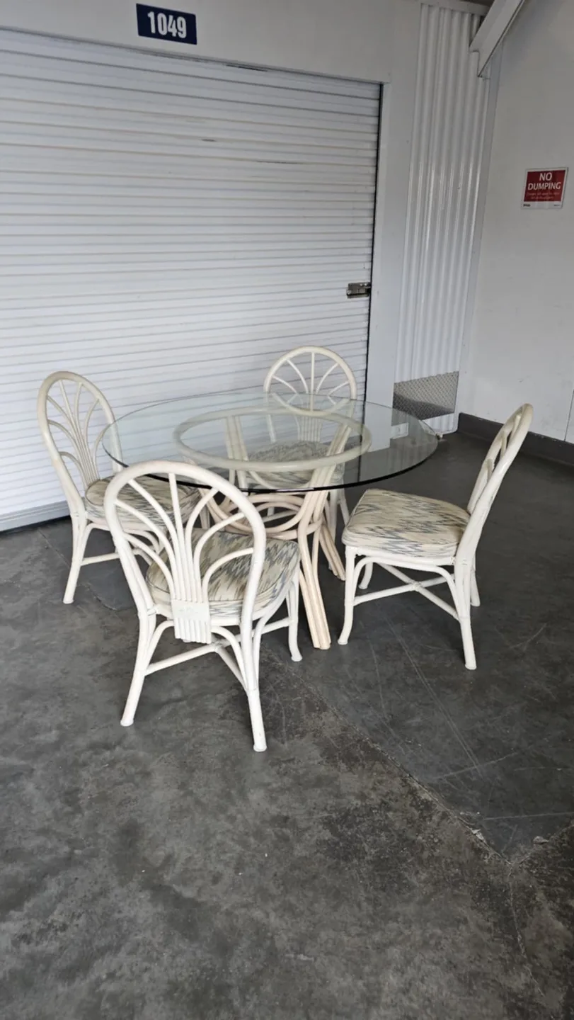 White Wicker Dining Set with Glass Top Table image indicator(5)