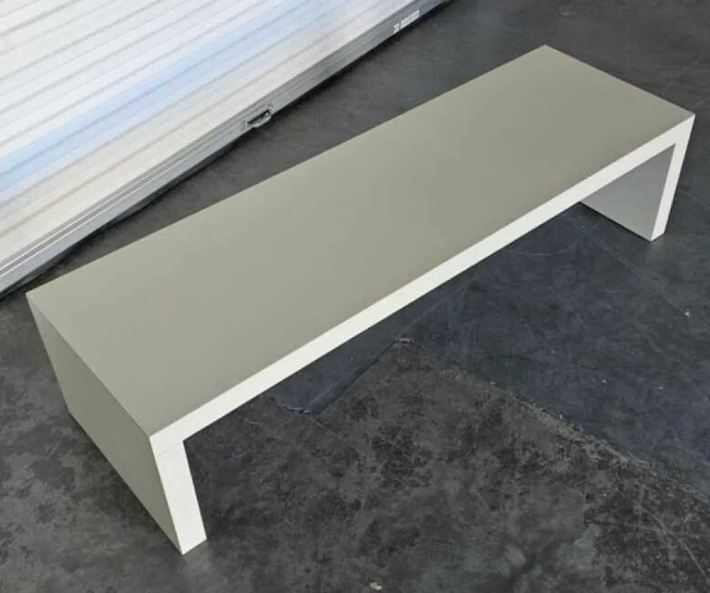 White Coffee Table image indicator(2)