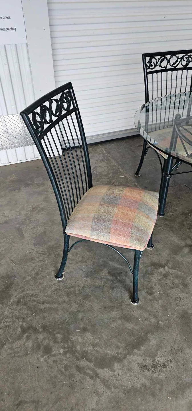 Glass Top Dining Table Set image indicator(4)