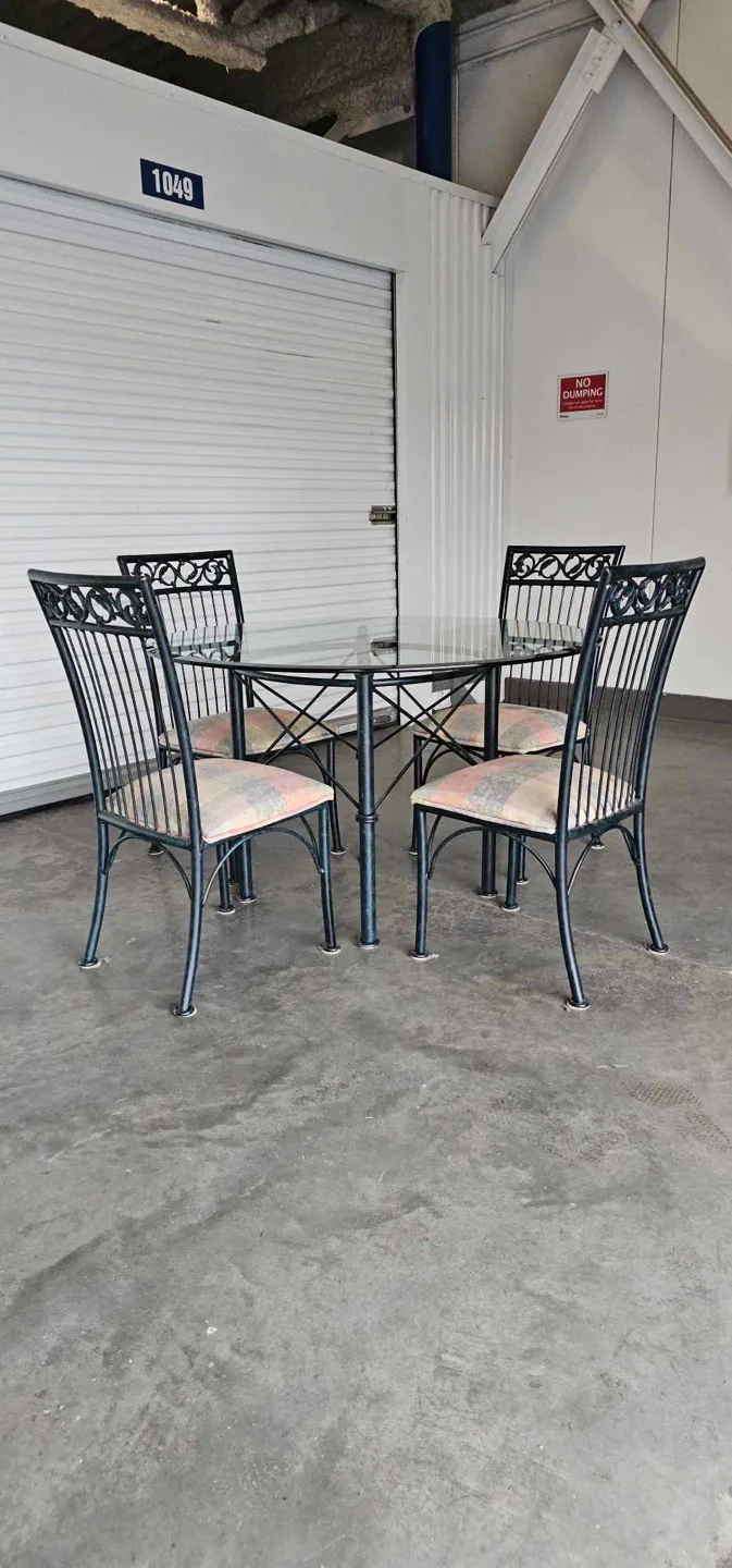 Glass Top Dining Table Set image indicator(6)