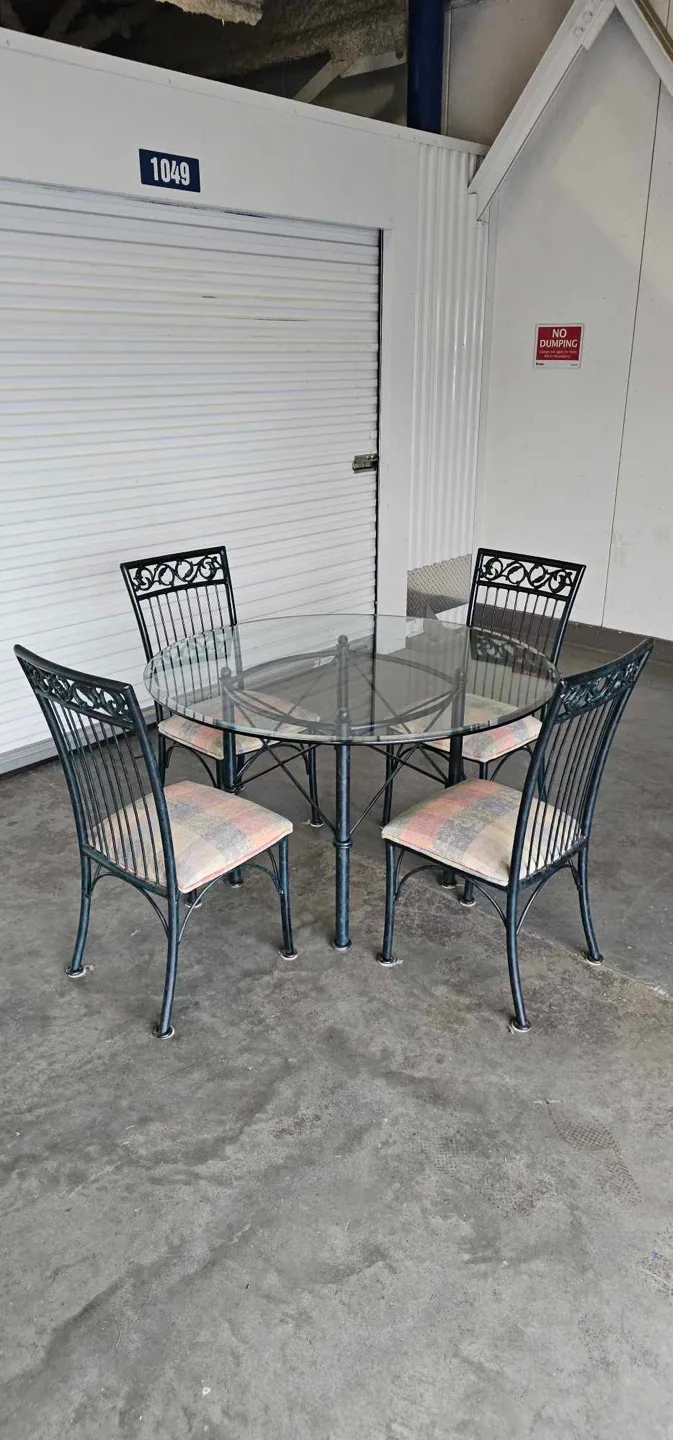 Glass Top Dining Table Set image indicator(2)