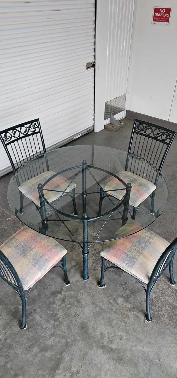 Glass Top Dining Table Set image indicator(3)