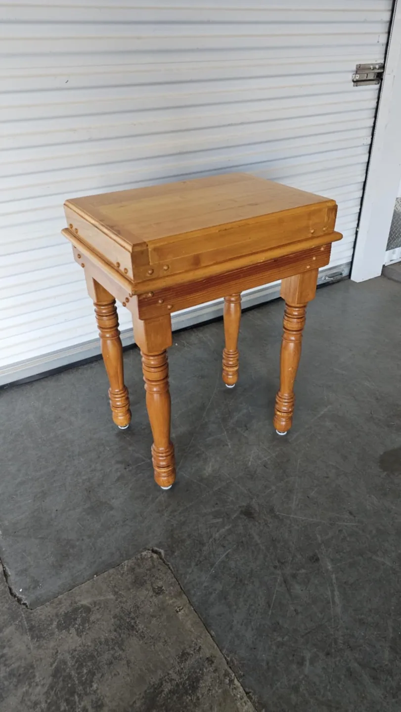 Heavy Solid oak vintage table image indicator(3)