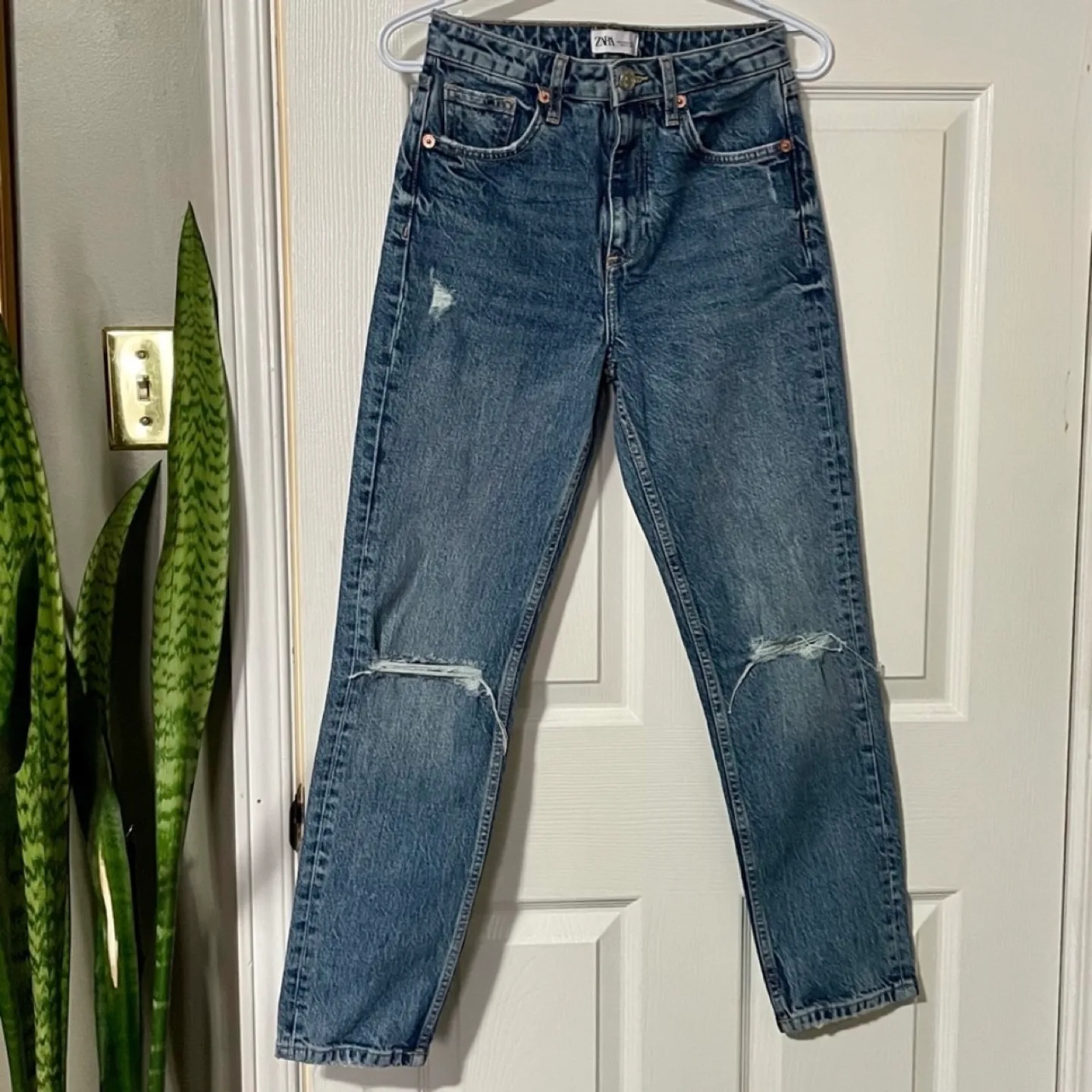 Zara Distressed Jeans. Size 2 image indicator(2)