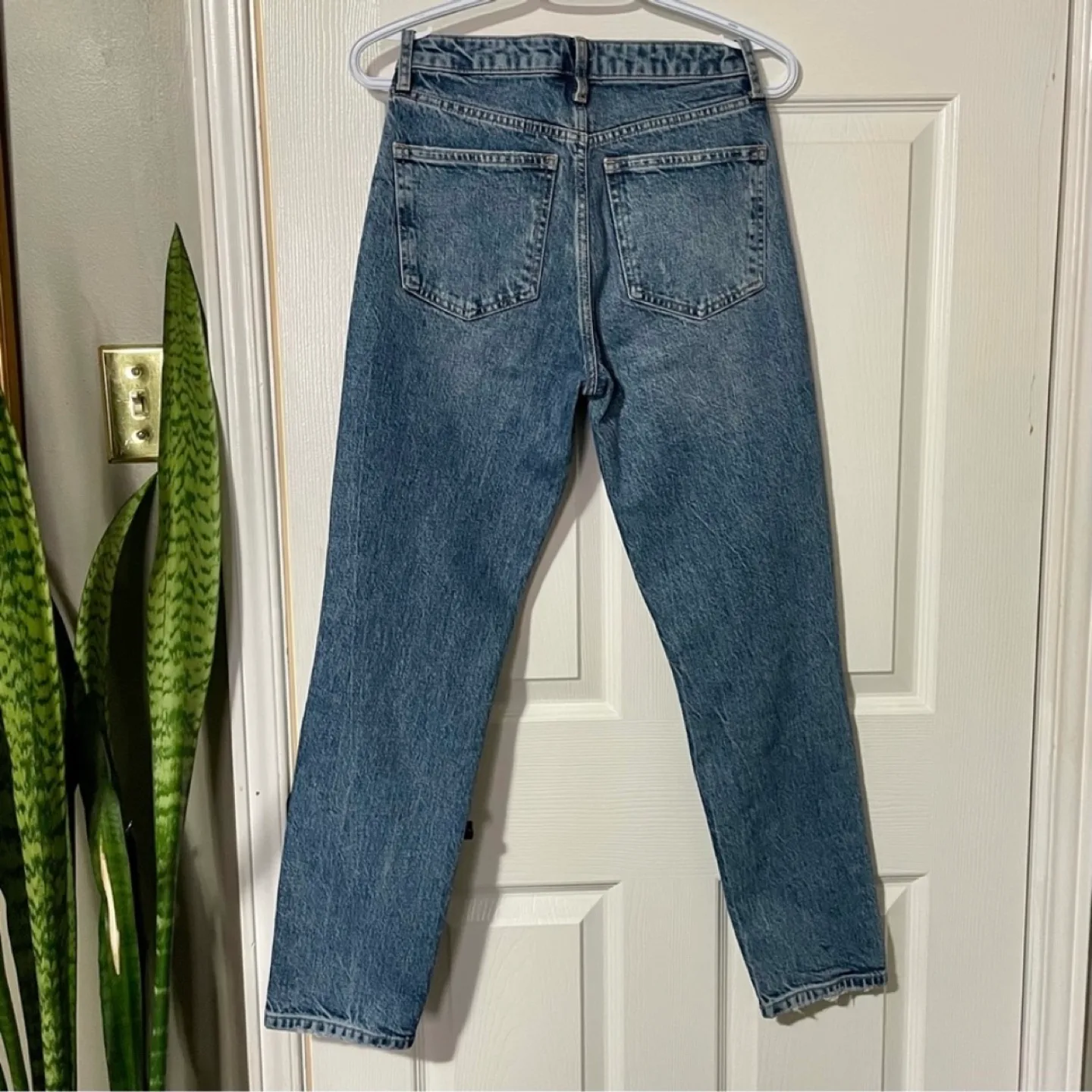 Zara Distressed Jeans. Size 2 image indicator(4)