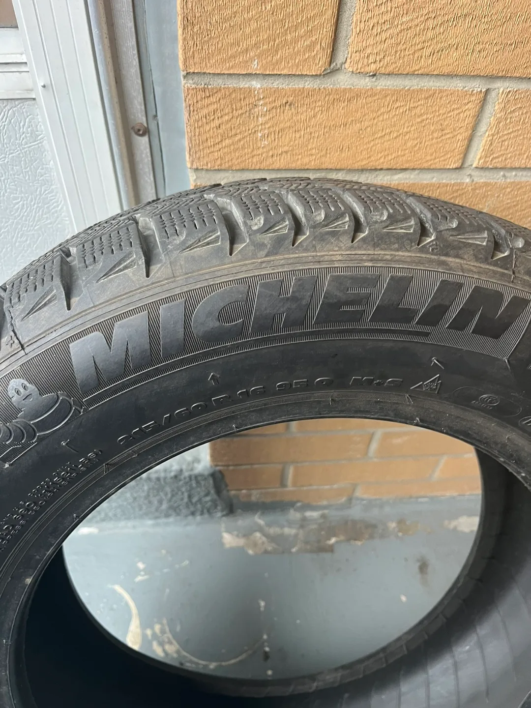 Michelin X-Ice Snow Tire image indicator(2)