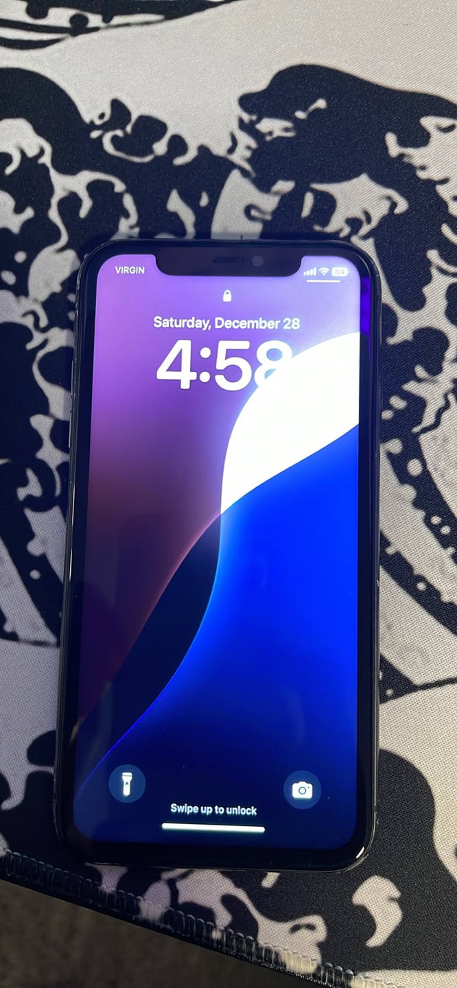 iPhone 11 with case - photo 2