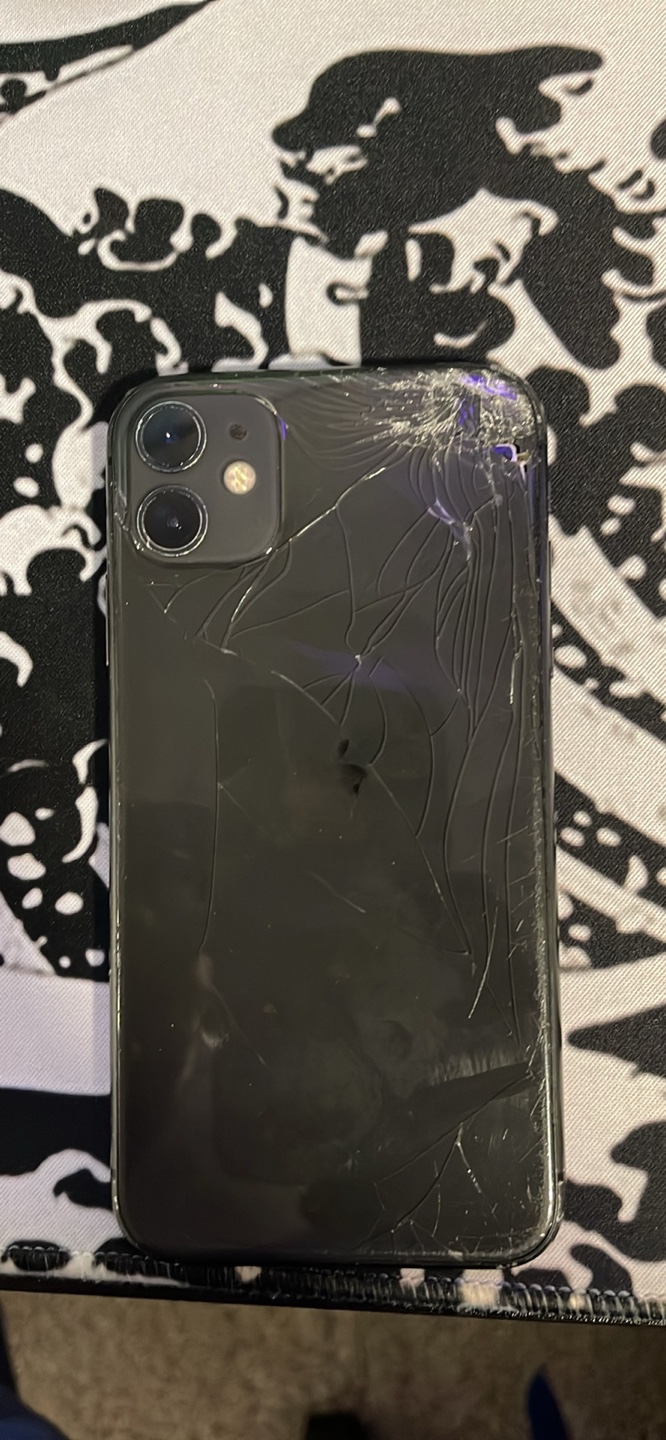 iPhone 11 with case - photo 3