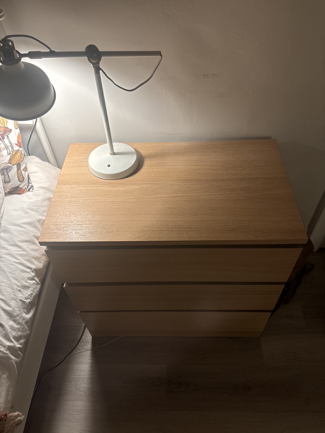 IKEA MALM 3-drawer dresser / nightstand - photo 2