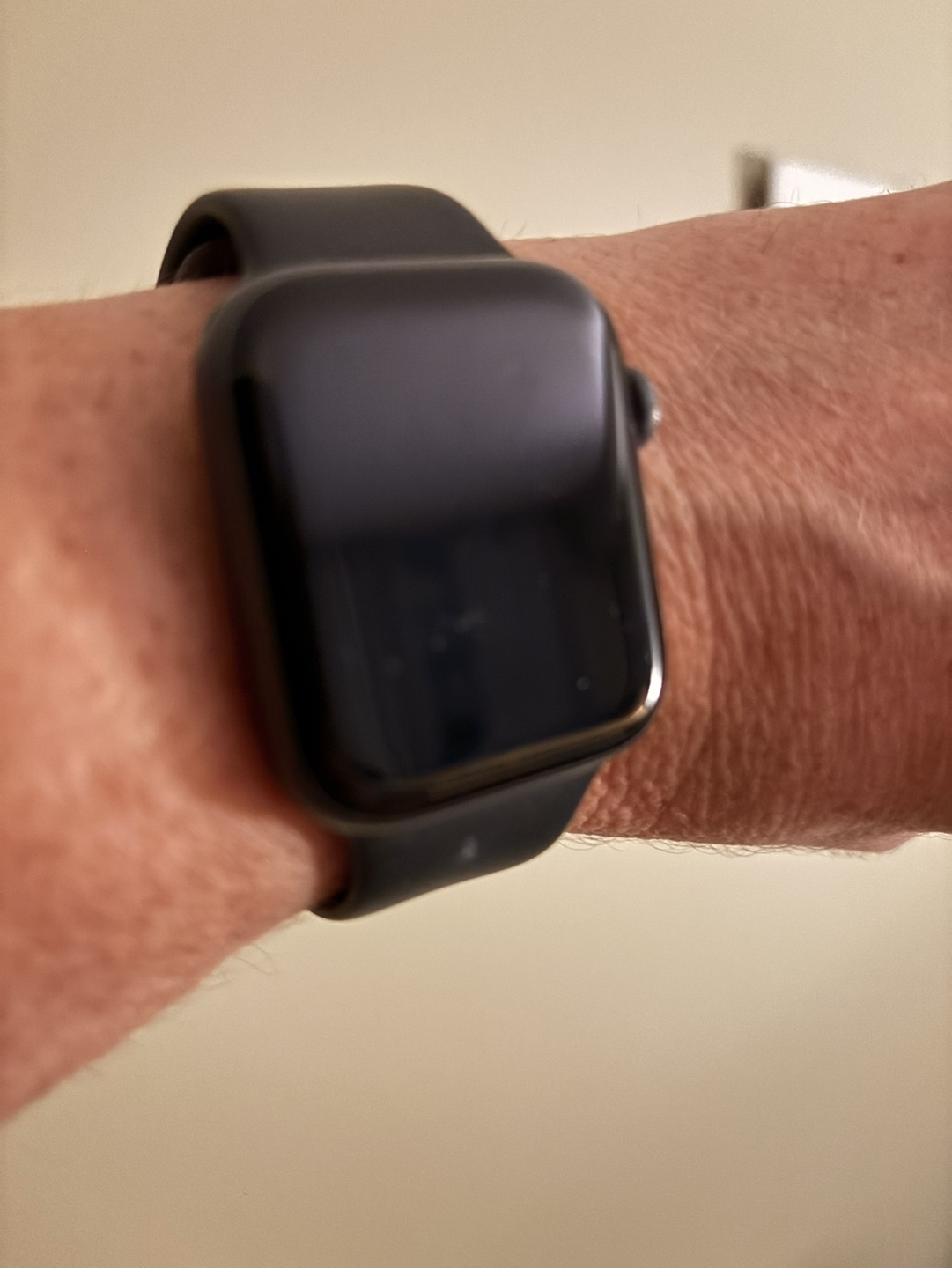 Apple Watch SE + GPS and Cellular